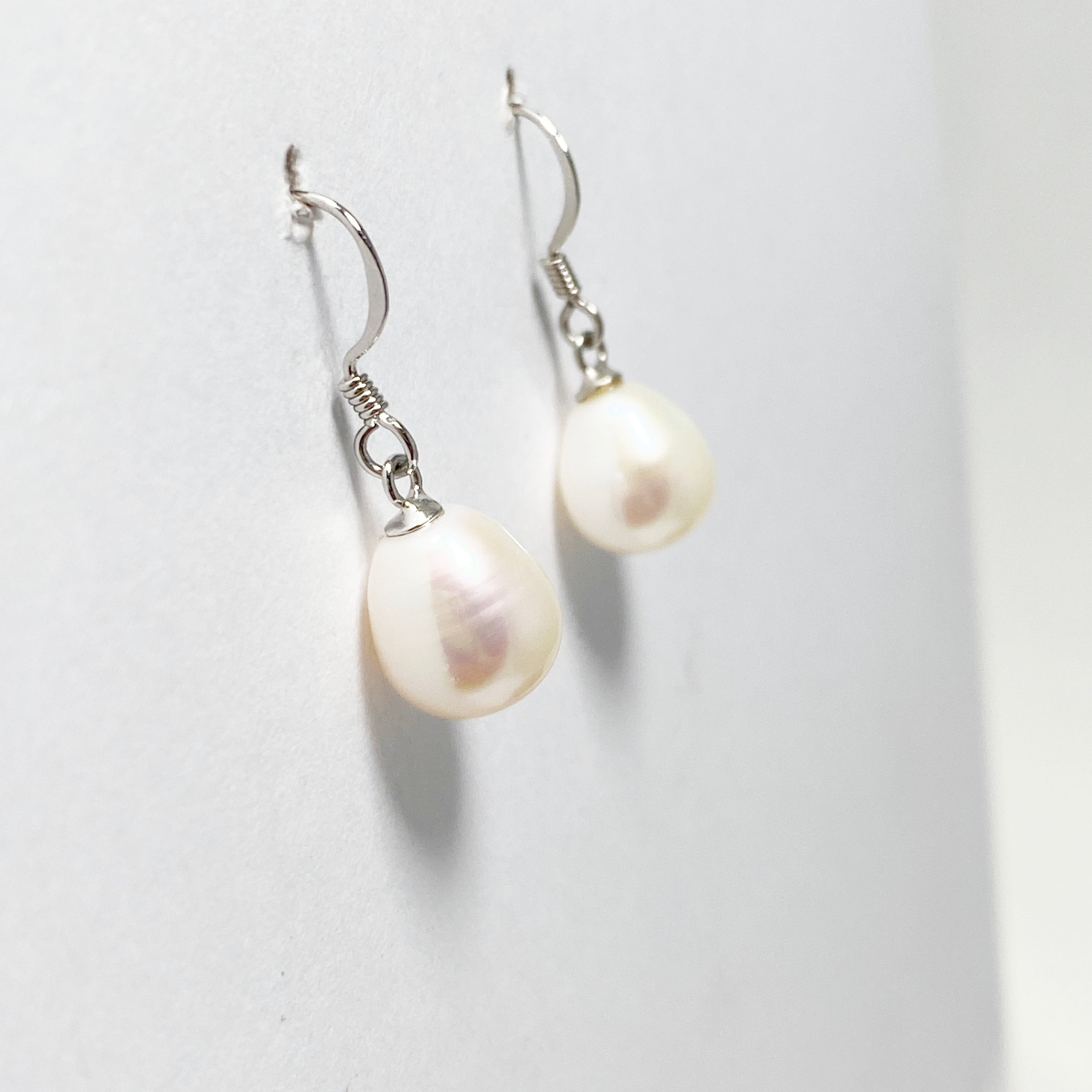 Exquisite Pearl Earrings PEGJ133 - Elegant & Timeless Jewelry for Women - Perfect for Weddings, Parties & Special Occasions