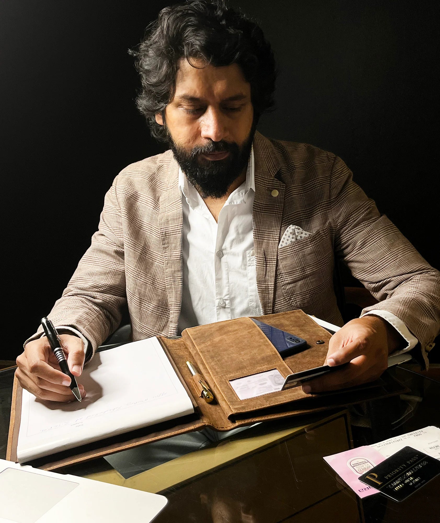 Premium Handmade Leather Business Portfolio - Hunter Style for Professionals | Perfect for Meetings, Presentations & Executive Gifts