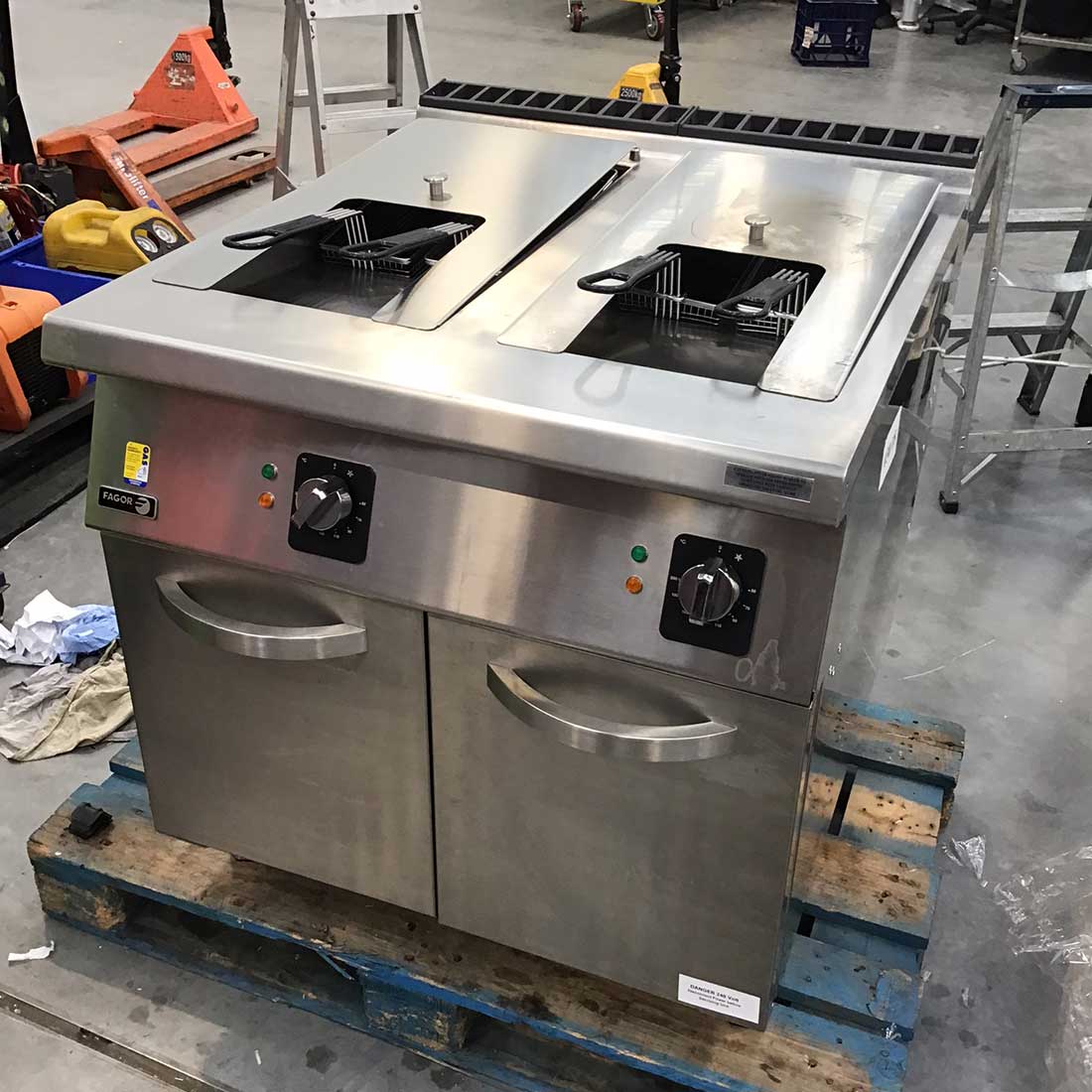 900 Series LPG Deep Fat Fryer F G9215LPG - Commercial Restaurant Deep Fryer for Crispy Fried Chicken, French Fries & Seafood