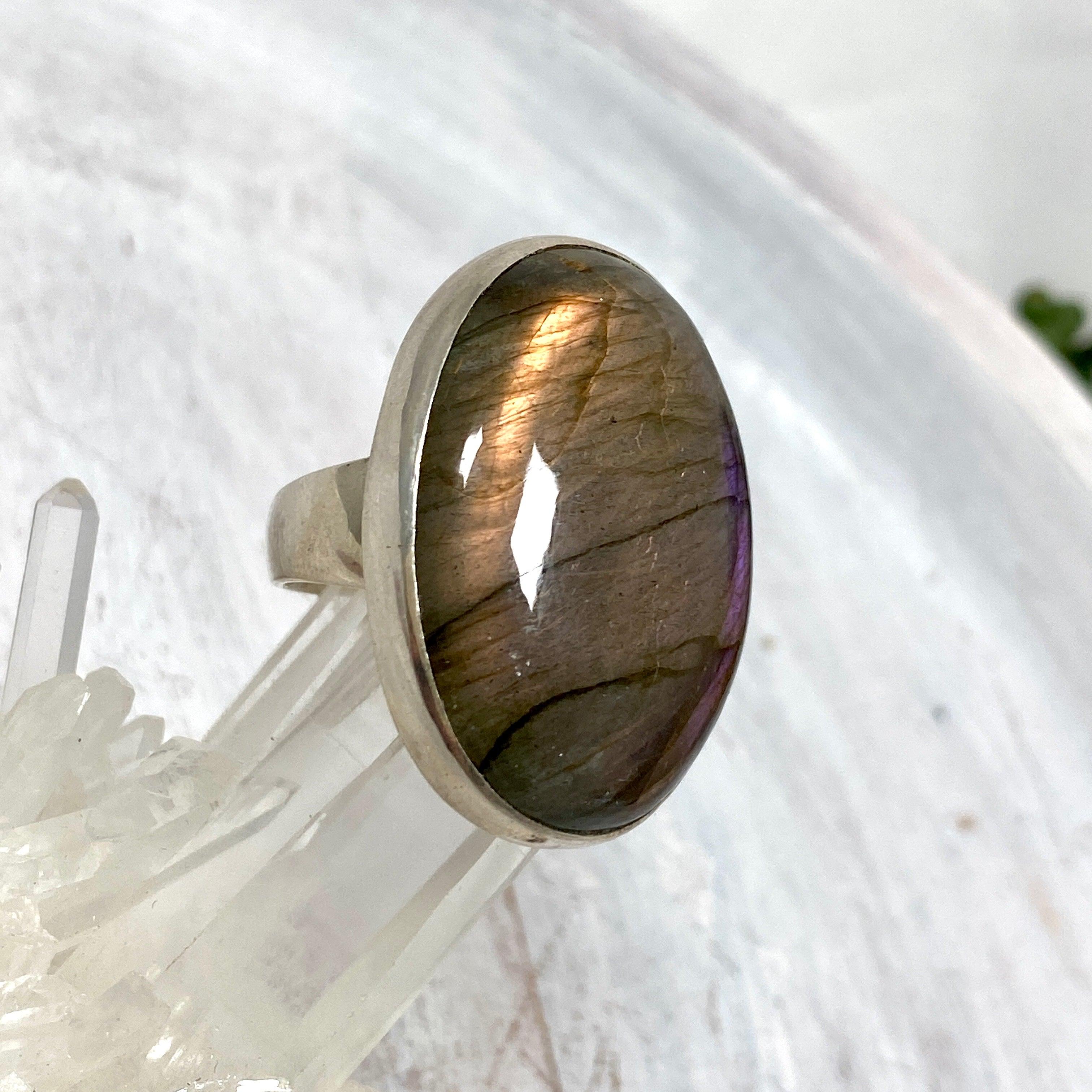10K Gold Purple Labradorite Oval Ring for Women - Elegant Gemstone Jewelry for Everyday Wear & Special Occasions | KRGJ1001
