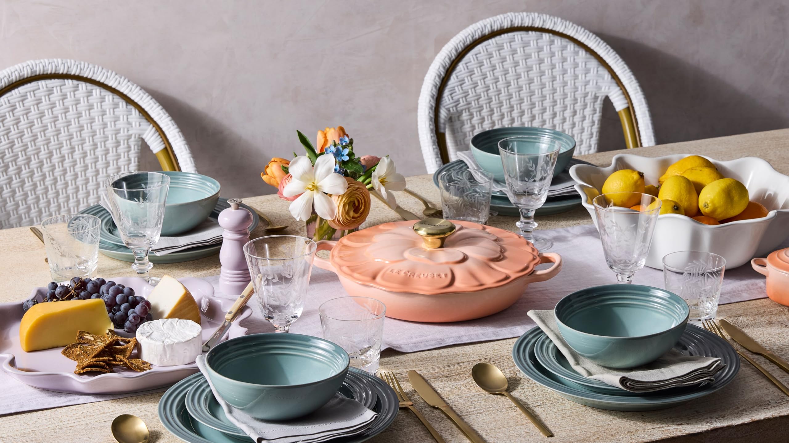 Le Creuset Signature Enameled Cast Iron Petal Braiser 2.25 Quart - Shell Pink | Dutch Oven for Braising, Roasting & Baking | Perfect for Stovetop, Oven & Table Serving