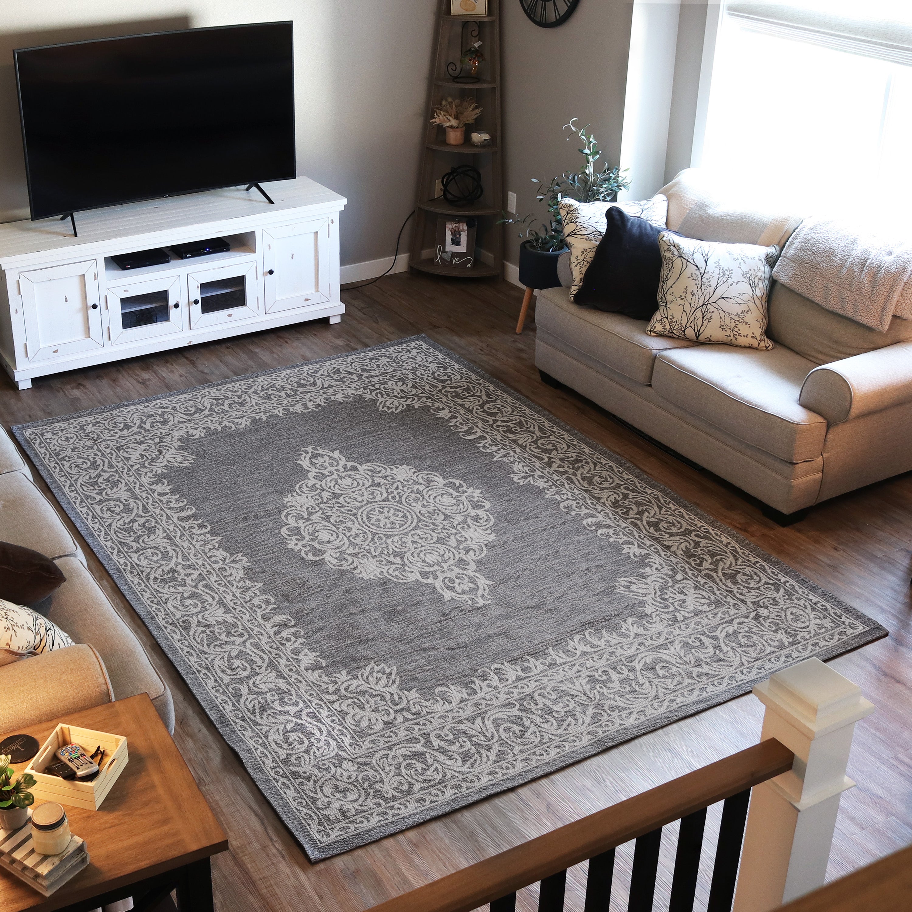 Stylish Sunnydaze Indoor Area Rug - Soft & Durable for Living Room, Bedroom & Home Decor - Perfect for Cozy Spaces & Modern Interiors