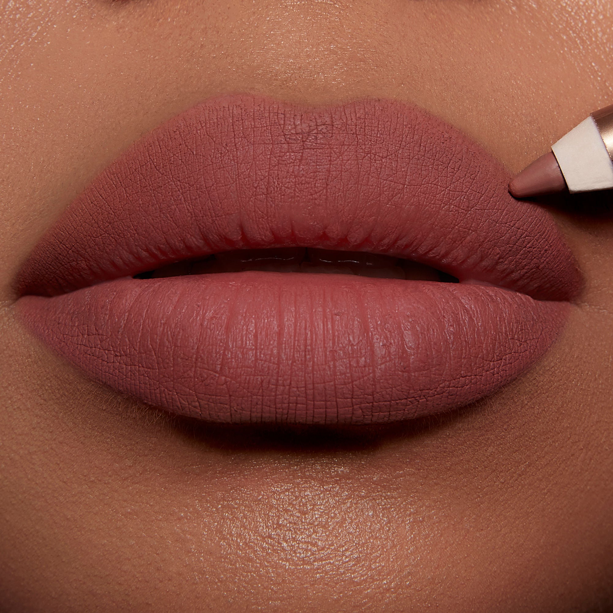 Charlotte Tilbury Lip Cheat Lip Liner - Long-Lasting, Waterproof Lip Pencil for Precise Definition & Fuller Lips | Perfect for Everyday Wear, Date Night & Special Occasions