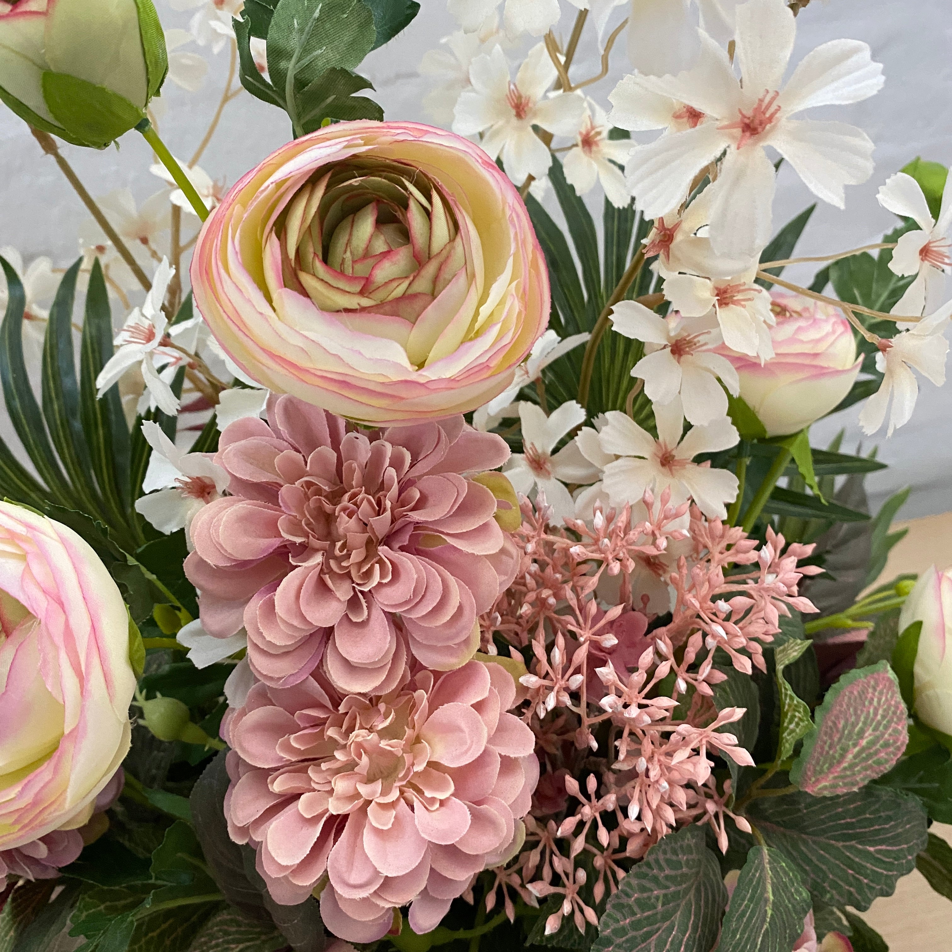 Ex-Rental Artificial Floral Arrangement in Dusty Pink & White - Ceramic Vase Home Decor for Living Room, Wedding Centerpiece, Office Desk Decor