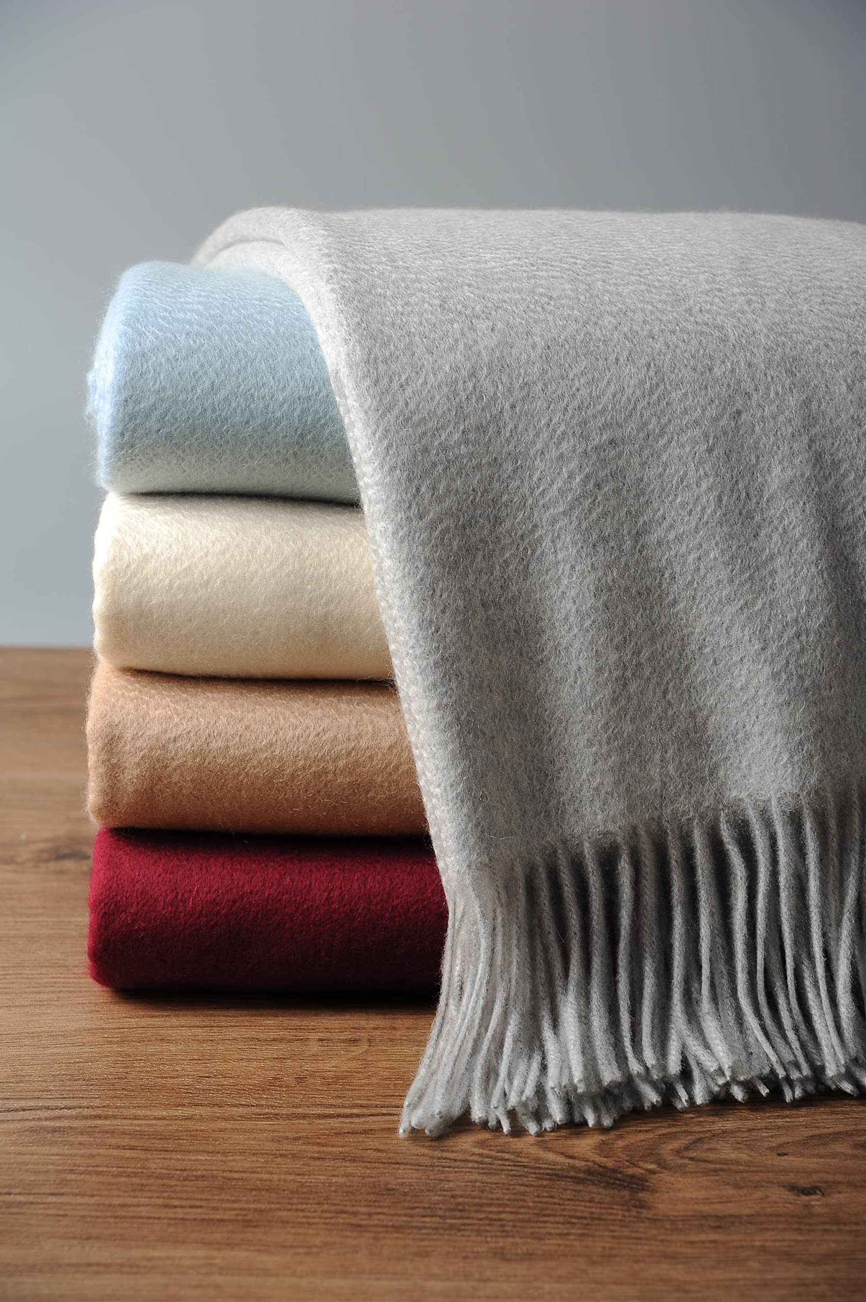 100% Pure Cashmere Throw Blanket - Soft Luxury Blanket for Sofa, Bed & Travel - Classic Design with Gift Box (Light Heather Grey) - Perfect for Cozy Evenings, Gifts & Home Decor