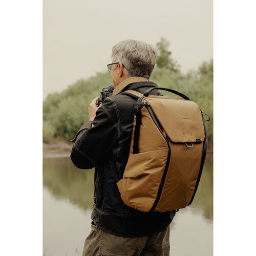 Peak Design Everyday Backpack 30L V2 - Premium Camera & Travel Backpack in Coyote Brown - Perfect for Photographers, Commuters & Outdoor Adventures