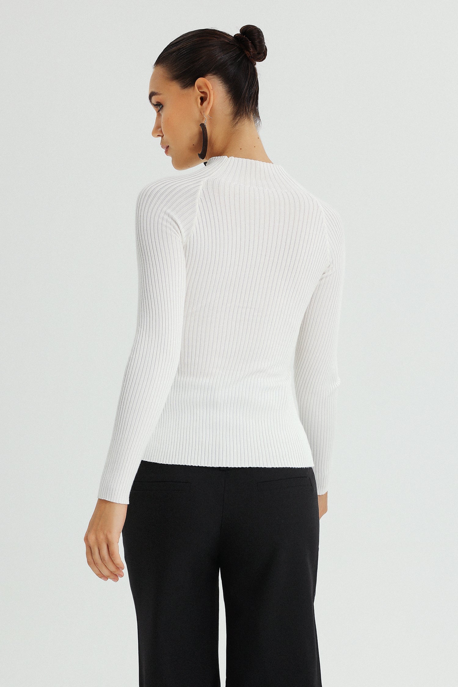 Pako Cutout Sweater Women's Fashion Knit Top - Perfect for Casual Outings, Date Nights & Fall Layering