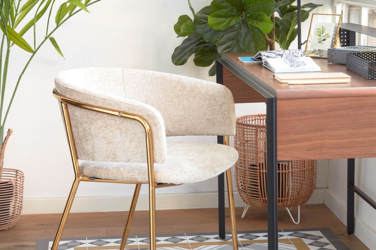 Como Karlo Armchair - Modern Accent Chair for Living Room, Bedroom & Office - Stylish Upholstered Lounge Chair with Wooden Legs - Perfect for Relaxing, Reading & Decorating Your Home