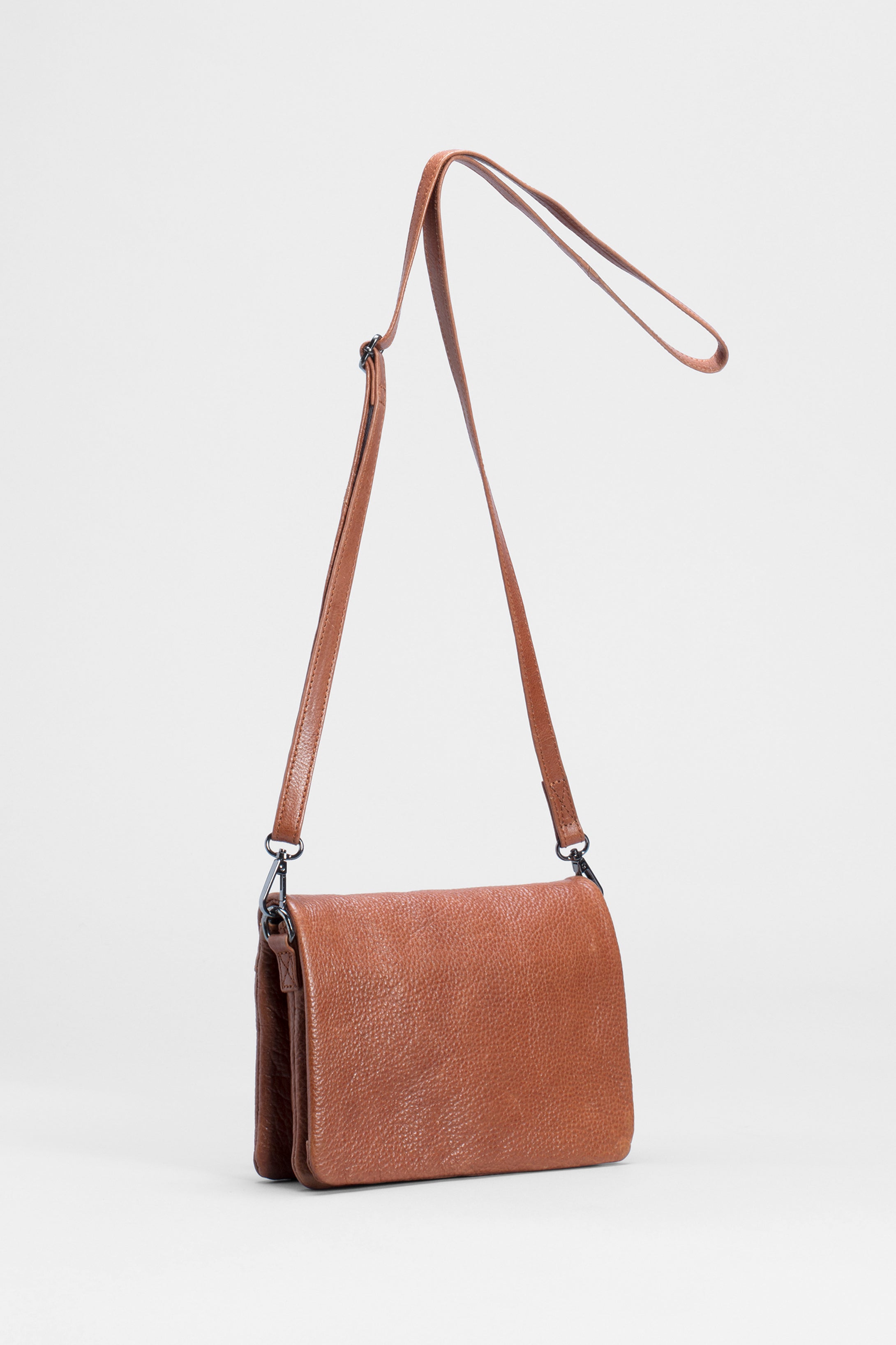 Innset Small Crossbody Bag for Women - Stylish & Lightweight Purse for Everyday Use, Travel & Shopping