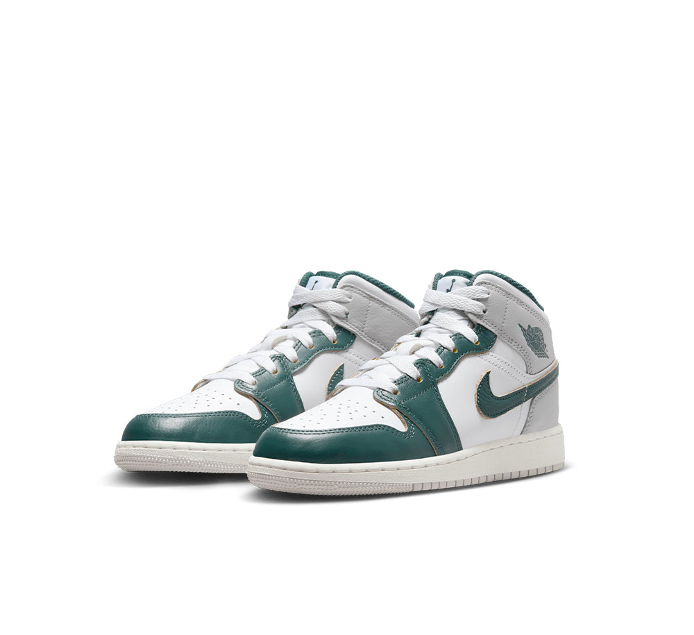 Air Jordan 1 Mid SE (GS) Basketball Shoes for Kids - Retro Style Sneakers for School, Sports & Casual Wear
