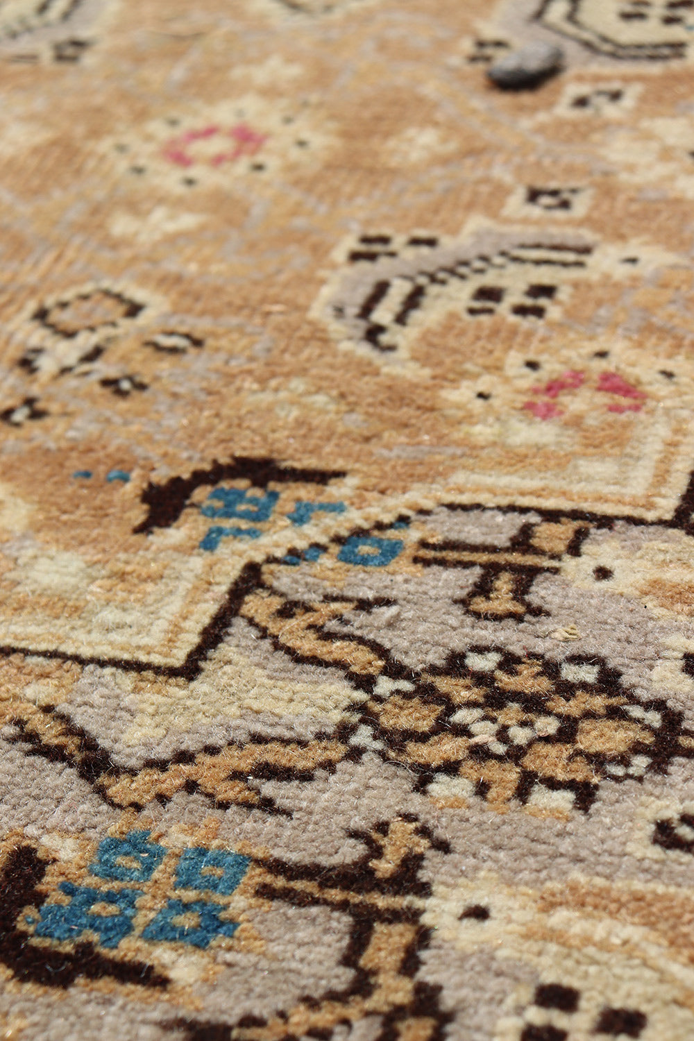Handwoven Antique Tabriz Traditional Persian Rug JF8587 - Perfect for Living Room, Bedroom & Home Decor