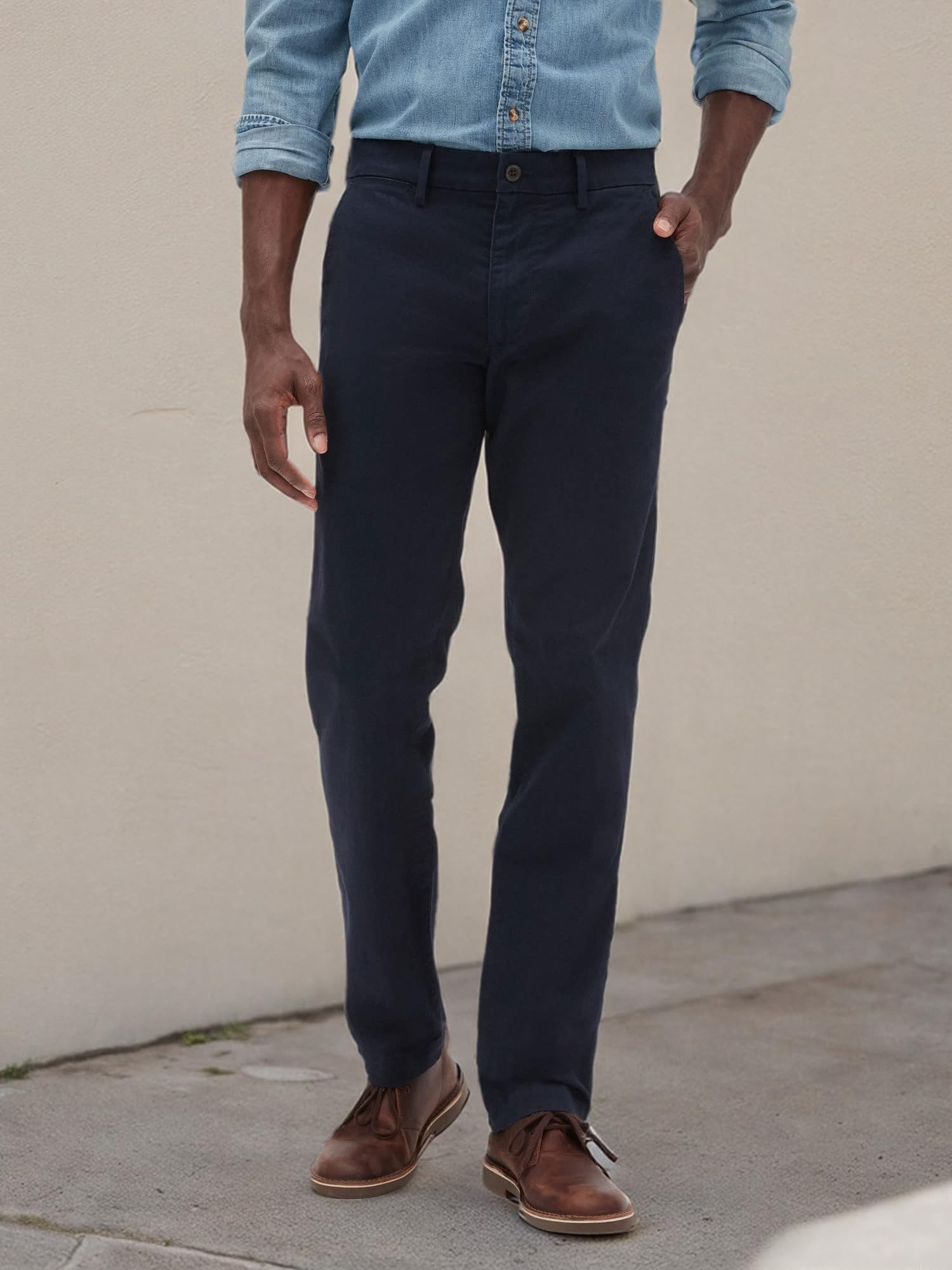 GAP Men's Essential Straight Fit Khaki Chino Pants - Classic Casual & Work Pants for Business, Office & Everyday Wear