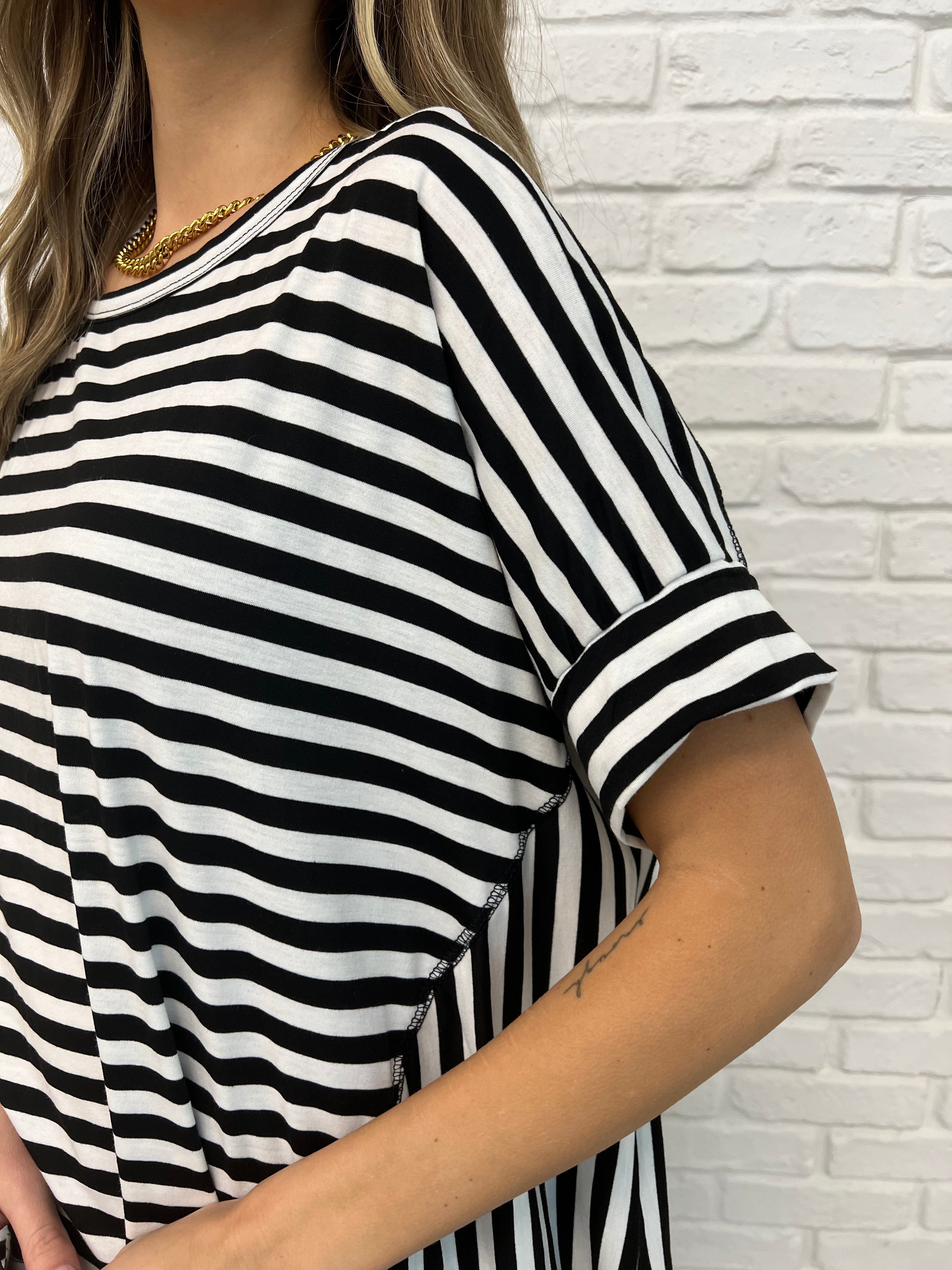 Trendy Striped Oversized Top for Women - Comfortable & Stylish Loose Fit Blouse for Casual Outings, Layering, and Everyday Wear