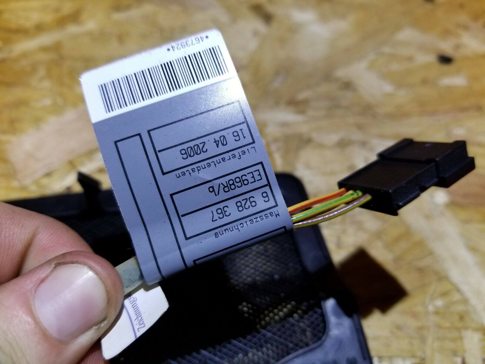 04-07 BMW 530xi E60 OEM Dashboard Light Sensor with Trim - Genuine Replacement Part for Interior Lighting Control | Perfect for Night Driving & Automatic Headlight Adjustment