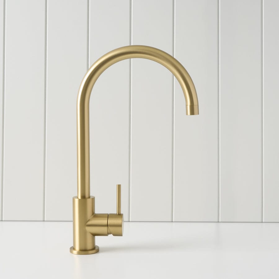 Sydney Round Kitchen Mixer Faucet in Brushed Brass Finish - Modern Pull-Down Sprayer for Sink, Perfect for Cooking, Washing Dishes & Kitchen Cleaning
