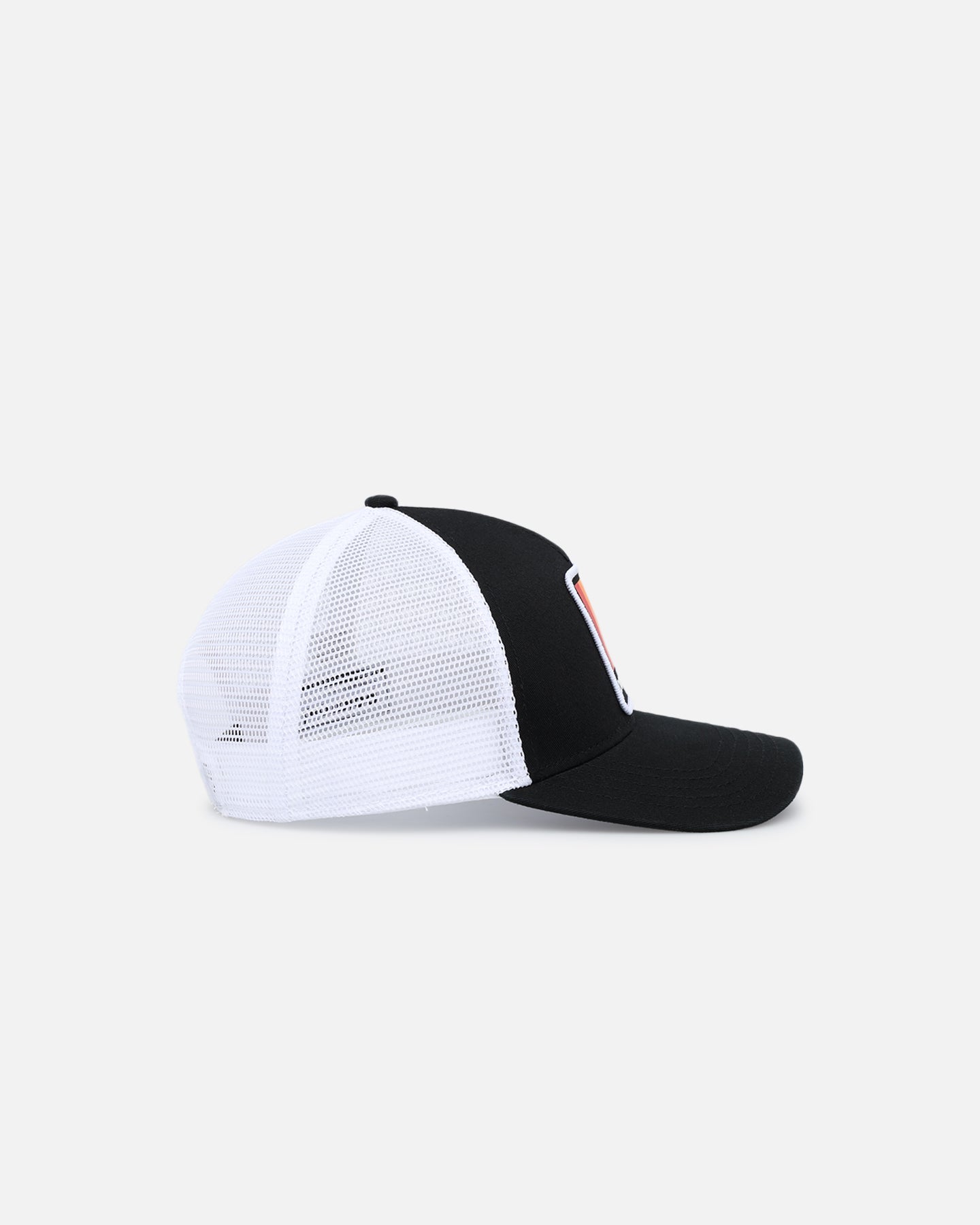 American Needle Twill Valin Patch Trucker Snapback Hat - White/Black Adjustable Baseball Cap for Men & Women - Perfect for Casual Wear, Sports & Outdoor Activities