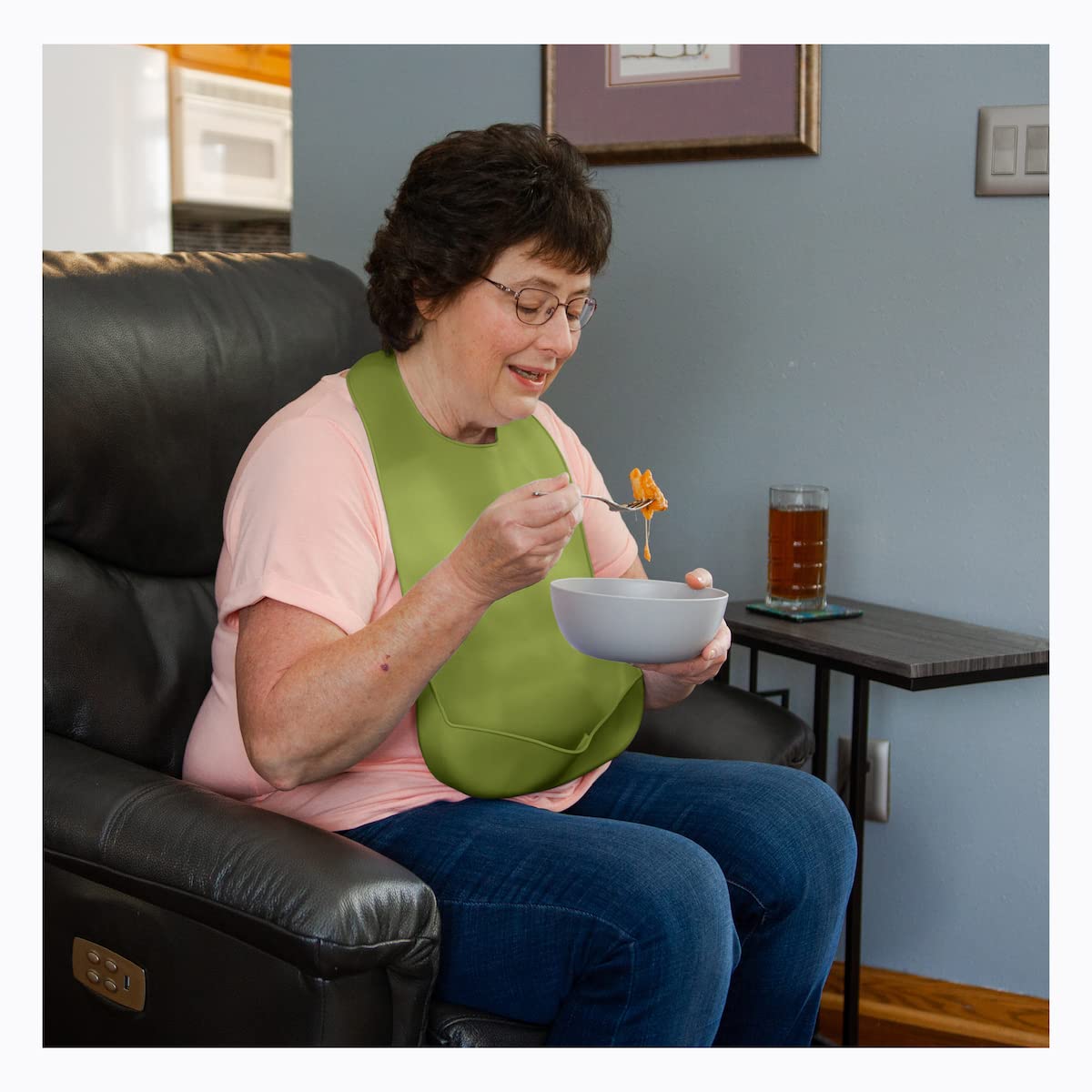 BraceAbility Silicone Adult Bib for Eating - Reusable & Washable Clothing Protector, Crumb Catcher for Elderly Men & Women - Ideal for Home Care, Nursing Homes & Mealtime Assistance