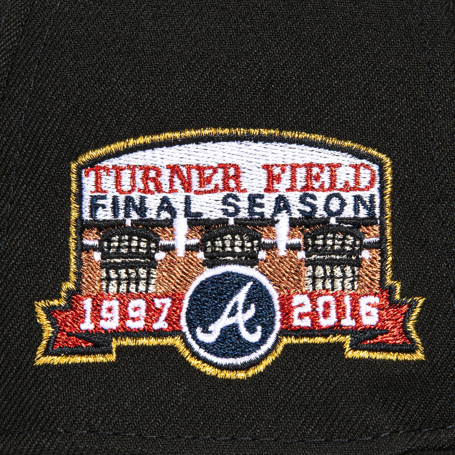 New Era 59Fifty Atlanta Braves Final Season Patch Hat - Black & White Adjustable Baseball Cap for Men & Women - Perfect for Baseball Games, Fan Collections, and Casual Streetwear
