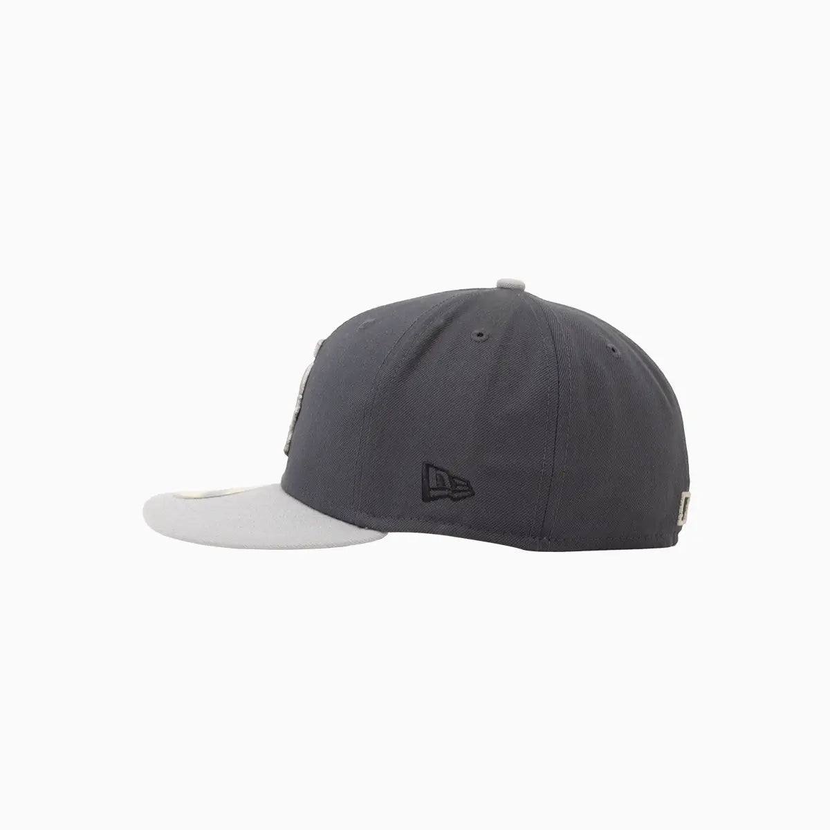 Chicago White Sox MLB 59FIFTY Fitted Hat - Official New Era Baseball Cap for Men & Women - Perfect for Games, Collecting & Streetwear Fashion