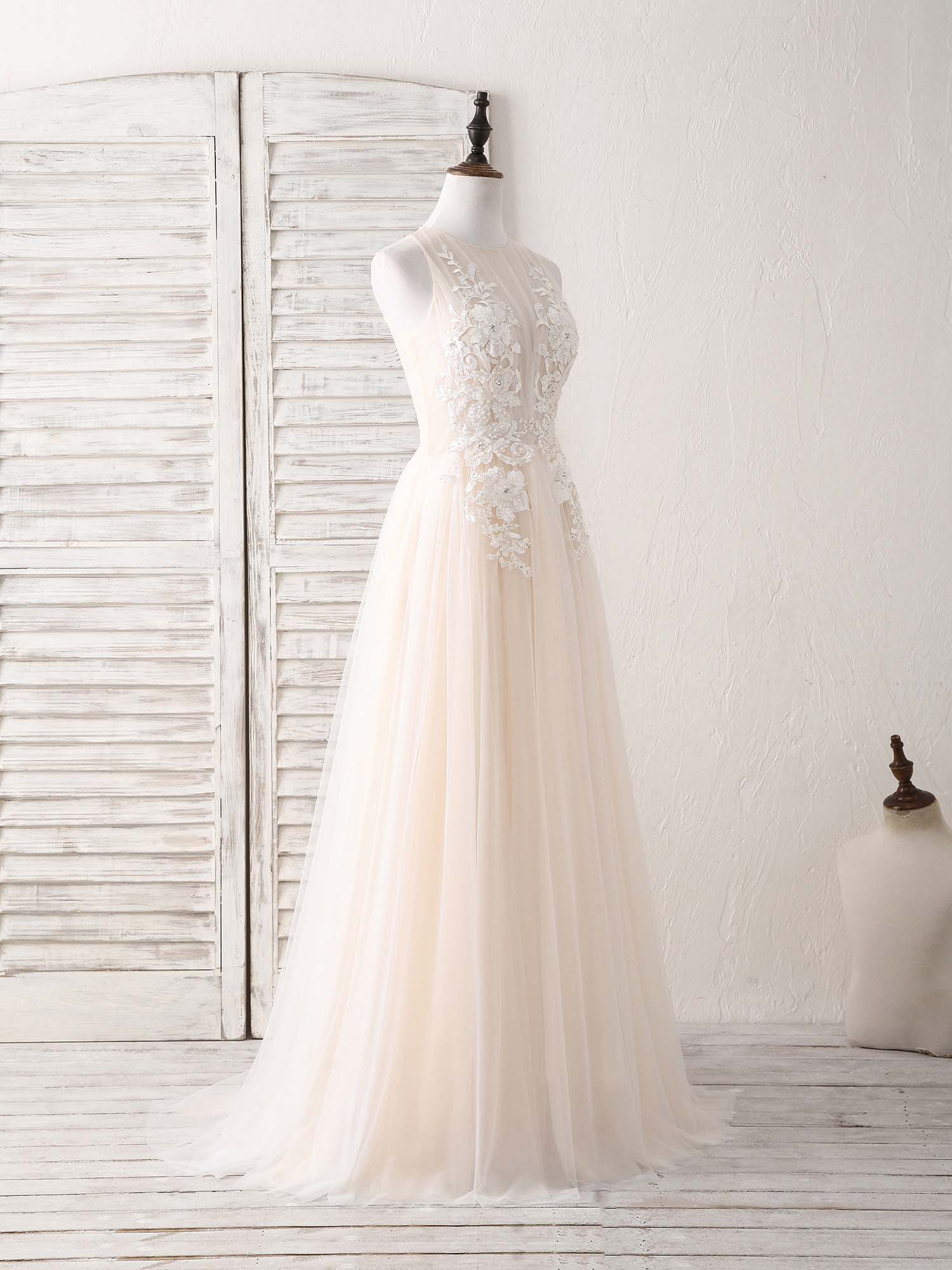 Elegant Champagne Round Neck Tulle Lace Applique Long Prom Dress for Formal Dances & Special Occasions