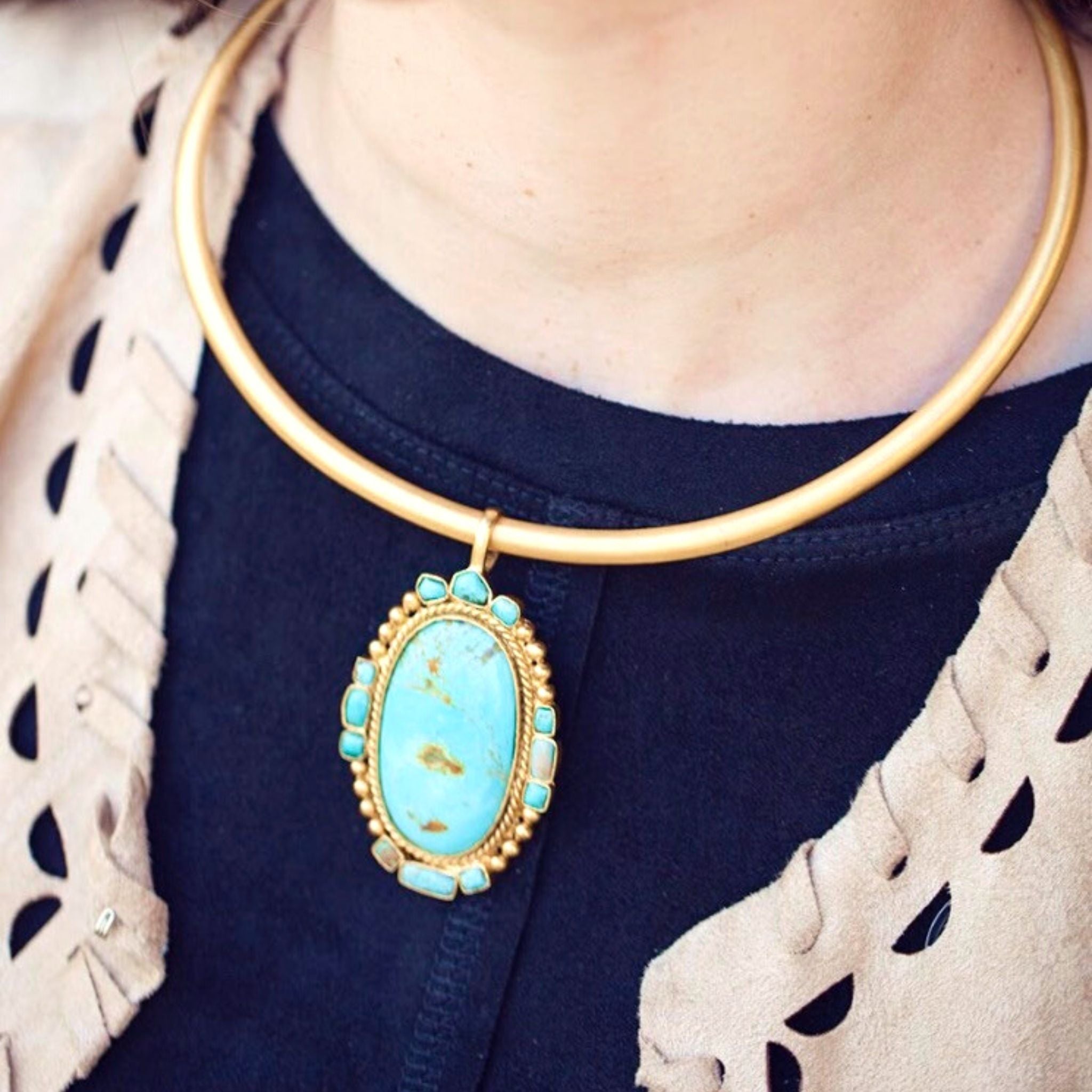 Southwestern Style Turquoise Pendant Necklace - Handmade Native American Jewelry for Women - Perfect for Boho Fashion, Festivals & Gift Giving