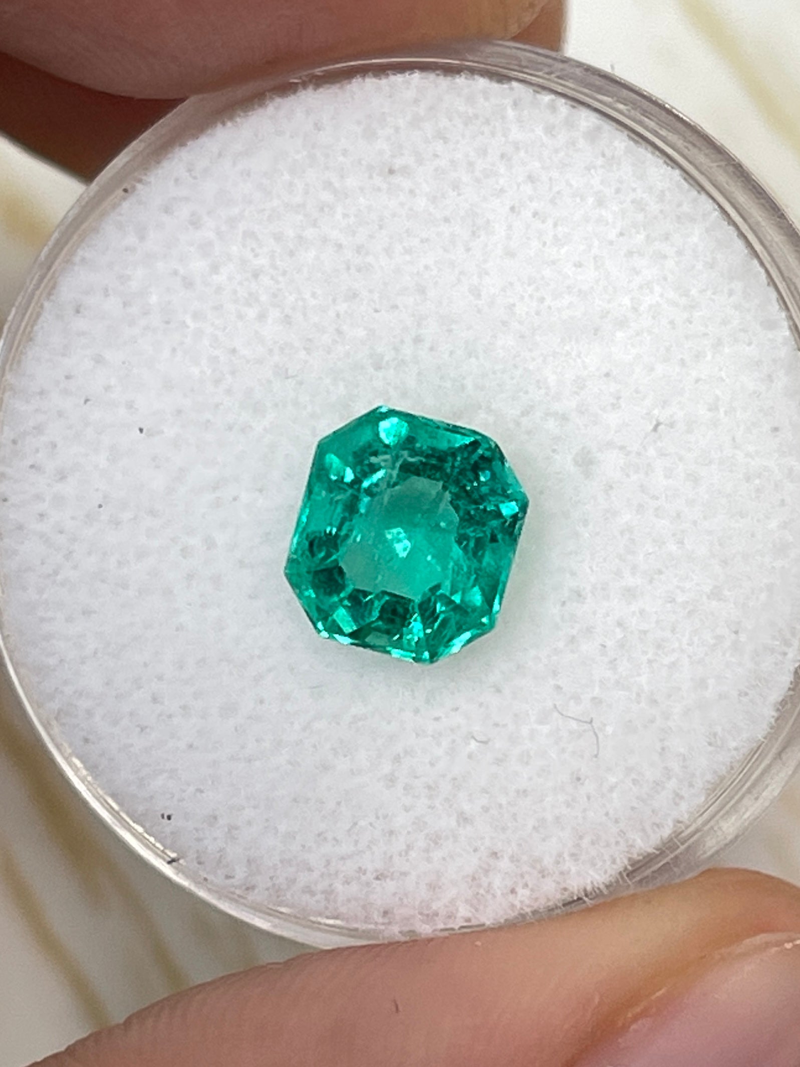 1.79 Carat 7.5x7mm Crystalline Green Asscher Cut Natural Colombian Emerald Gemstone for Jewelry Making - Perfect for Engagement Rings, Earrings & Pendants