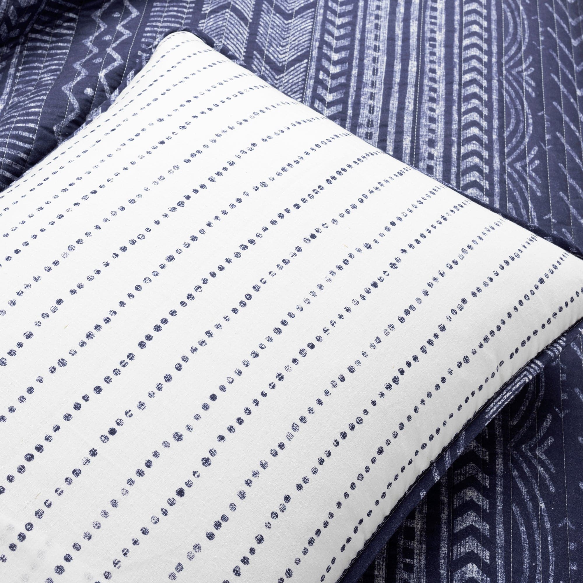 Hygge Geo Quilt 3 Piece Set - Soft Geometric Pattern Bedding for Cozy Bedroom Decor | Perfect for Master Bedroom, Guest Room & Dorm