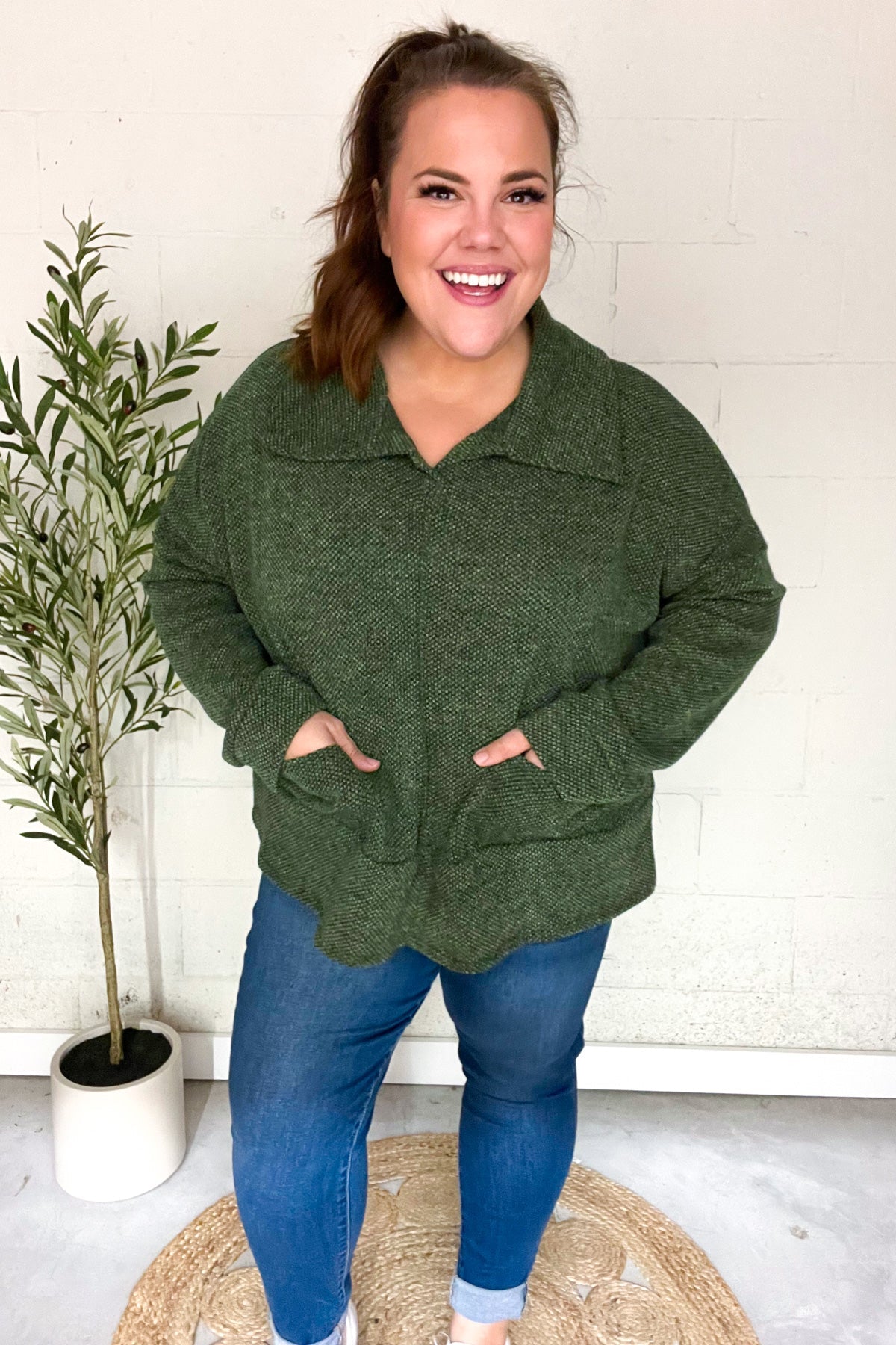 Easy Living Olive Textured Knit Notch Neck Oversized Collar Sweater - Cozy Oversized Women's Pullover for Fall & Winter | Perfect for Casual Outfits, Office Wear and Coffee Dates