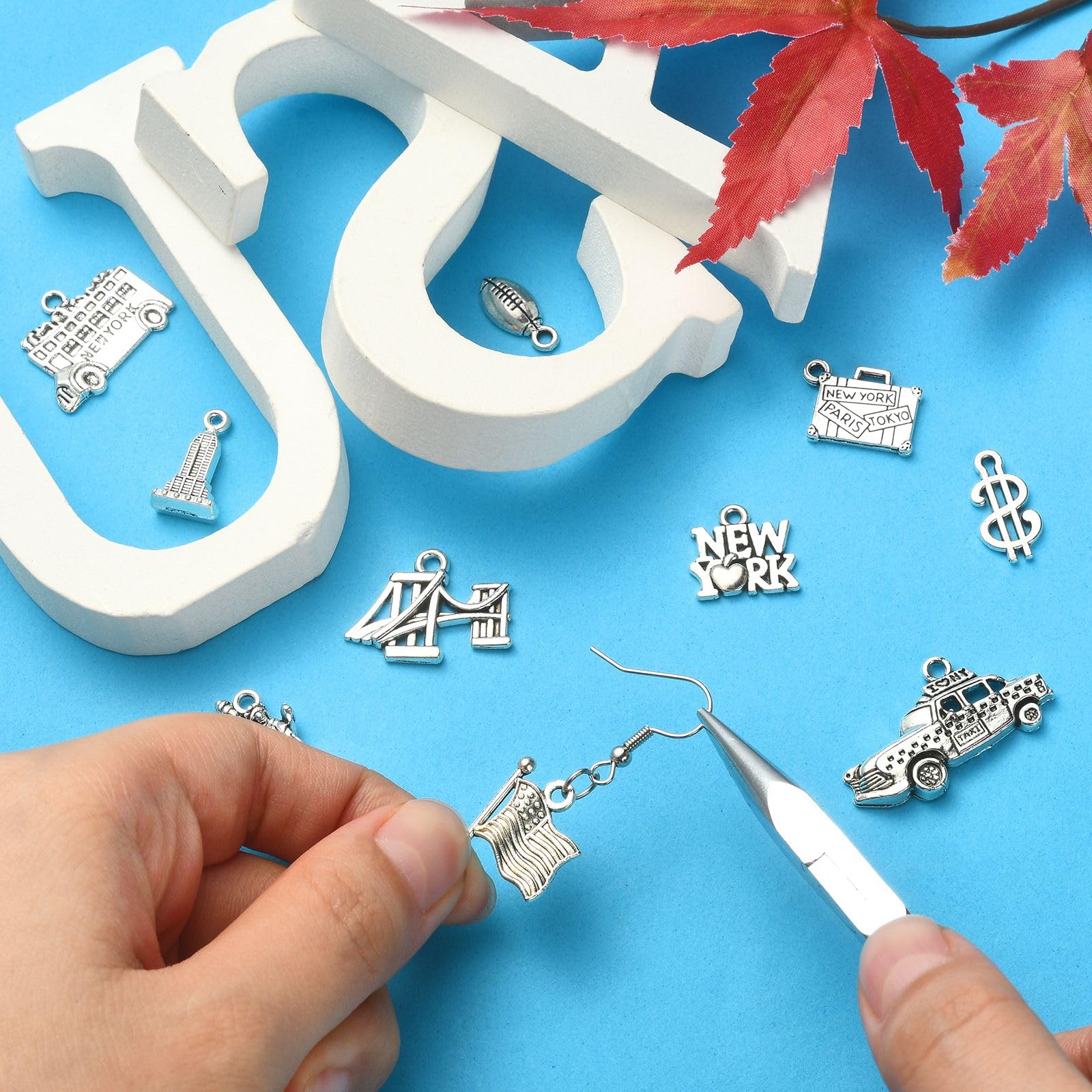 100Pcs New York Travel Charms - 10 Styles Including Statue of Liberty & Flag Designs for Jewelry Making, DIY Crafts, Suitcase Decoration | Perfect for Scrapbooking, Keychains & Travel Souvenirs