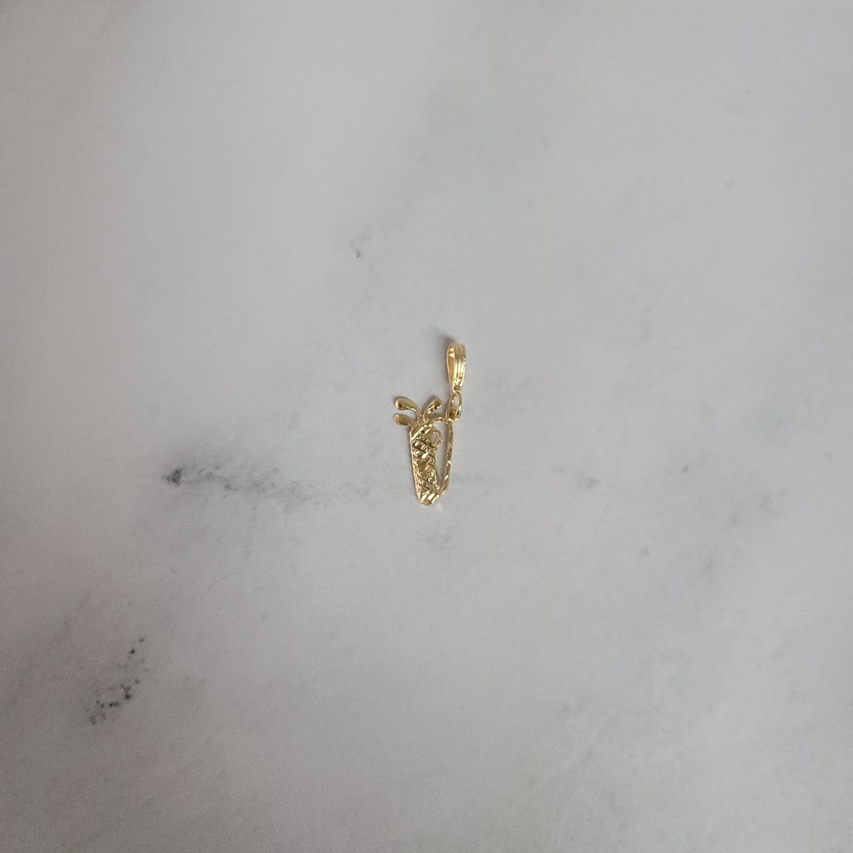 14K Yellow Gold Dainty Golf Club Charm - Elegant Jewelry Gift for Golf Lovers, Perfect for Necklaces, Bracelets & Special Occasions