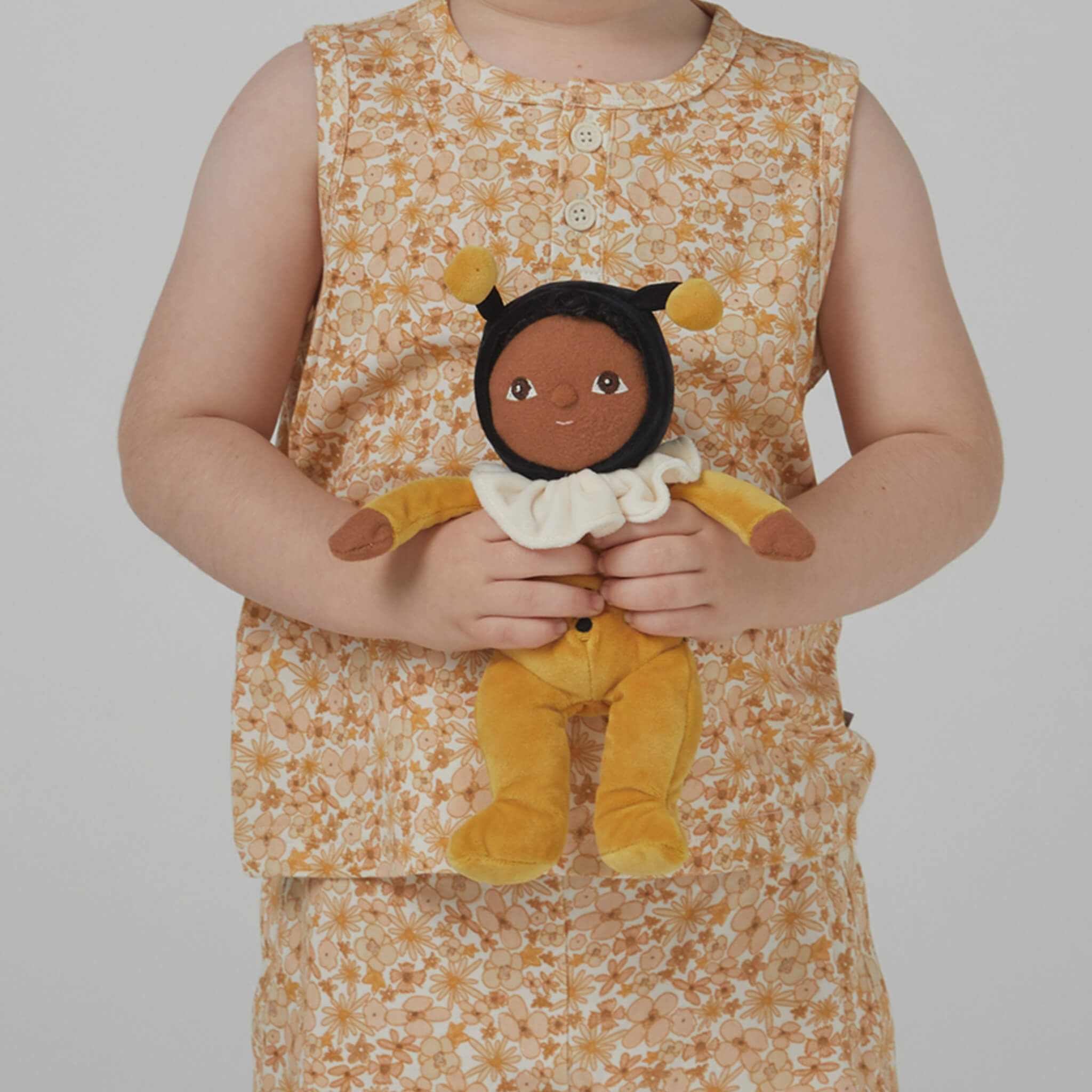 Dinky Dinkums Backyard Buddies - Billie Bumblebee Plush Toy | Cute Stuffed Animal for Kids | Perfect for Playtime, Nursery Decor & Gift Giving