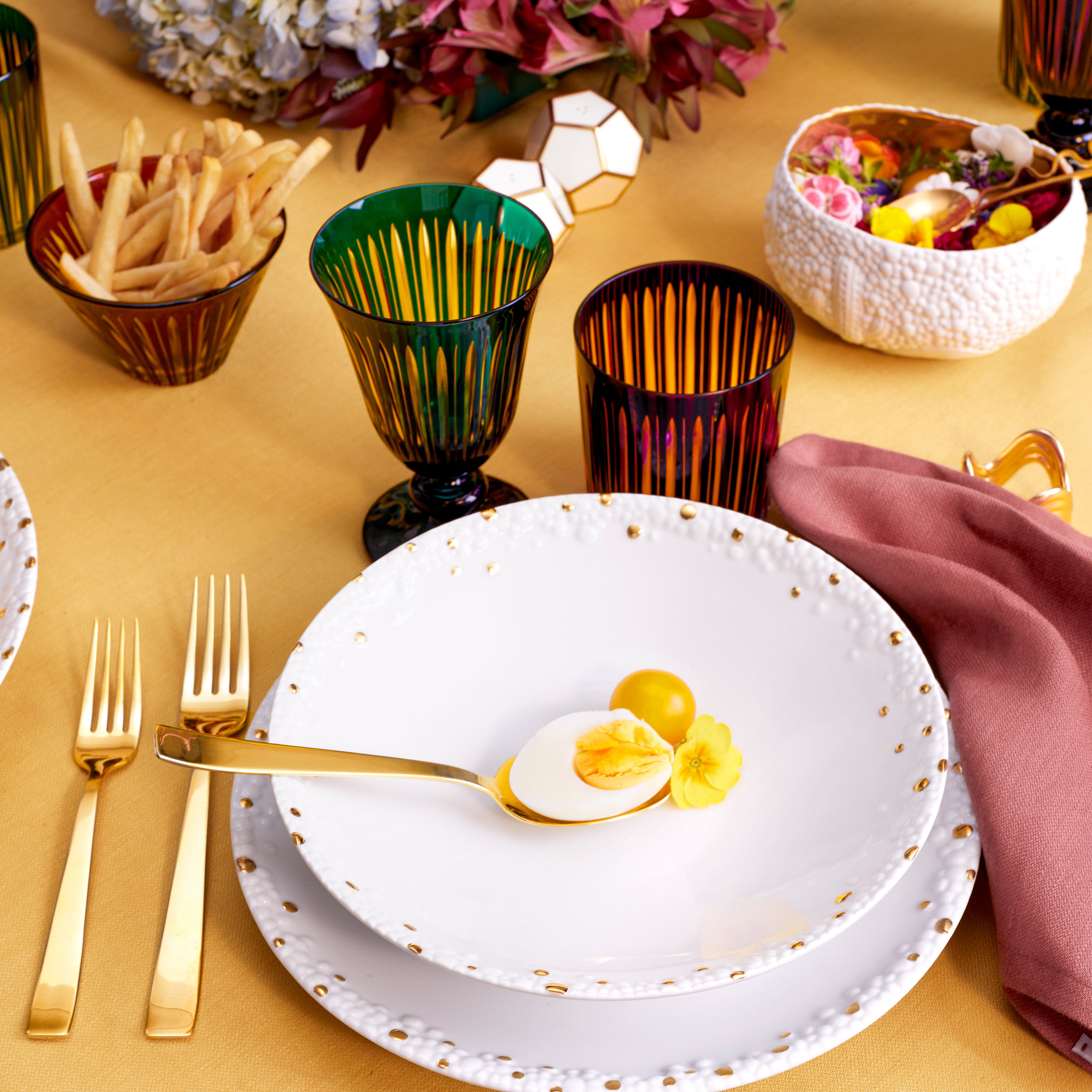 Premium Haas Mojave 3-Piece Dinnerware Set - Elegant White & Gold Porcelain Plates for Fine Dining, Entertaining & Special Occasions
