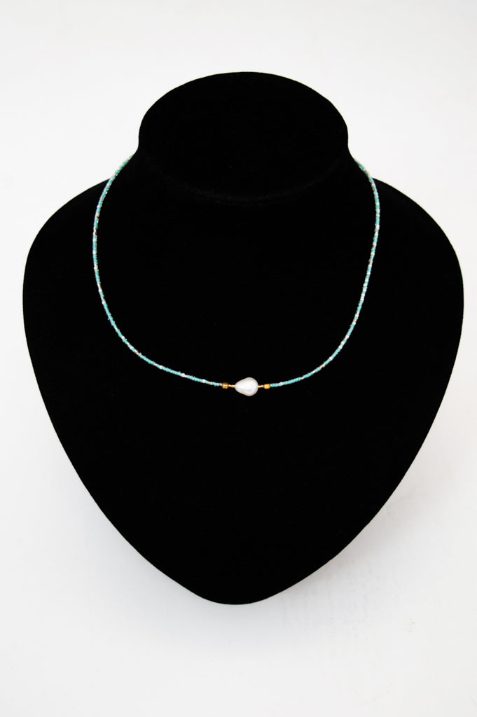 Elegant Short Pearl Necklace for Women - Dainty Single Pearl Pendant Jewelry - Perfect for Weddings, Parties & Everyday Wear
