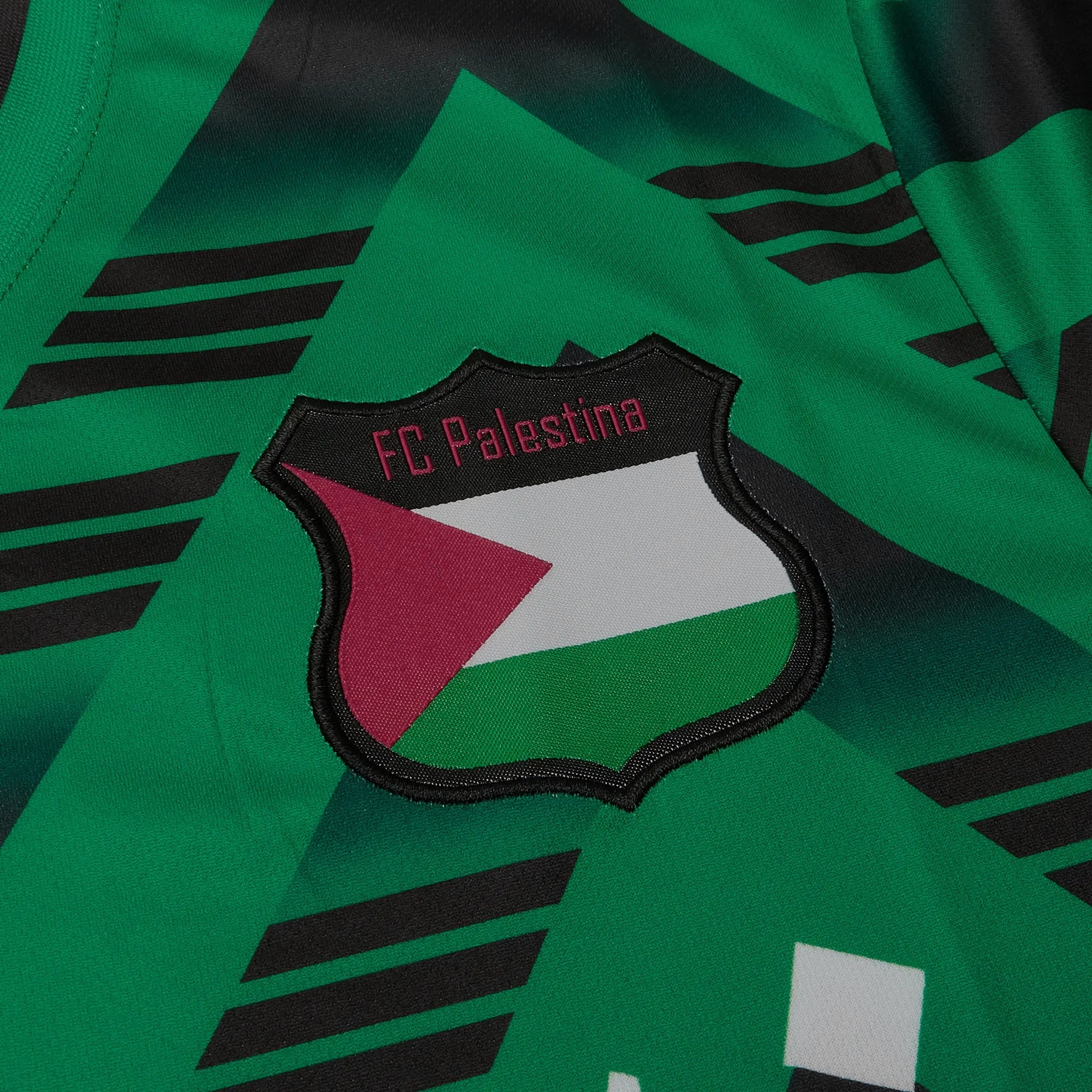 Palestine Retro Green and Black Football T-Shirt - Vintage Soccer Jersey for Men - Perfect for Football Fans, Match Days & Casual Wear
