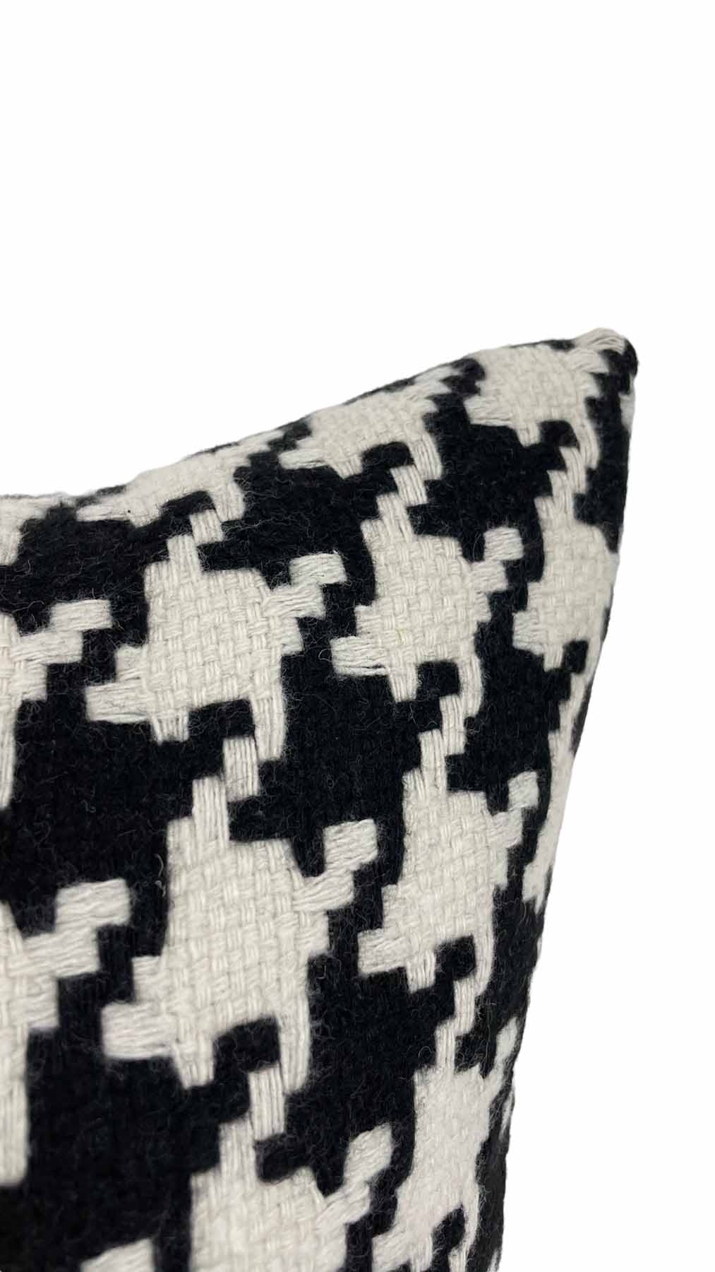 Houndstooth Pattern Decorative Throw Pillow 20x20 Inches - Stylish Home Decor for Living Room, Bedroom, or Office
