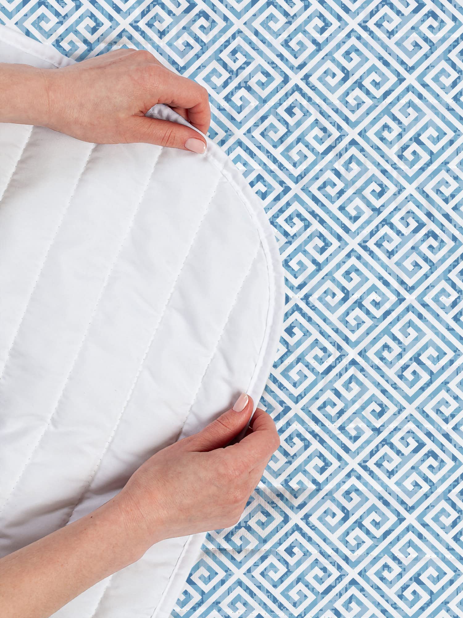 Ambesonne Geometric Microfiber Bedspread Set - Queen Size Tile Mosaic Pattern in Antique Meander & Camo Print, Soft Bedding Comforter with Pillow Shams, Pale Blue & White | Modern Bedroom Decor for Guest Rooms & Master Suites