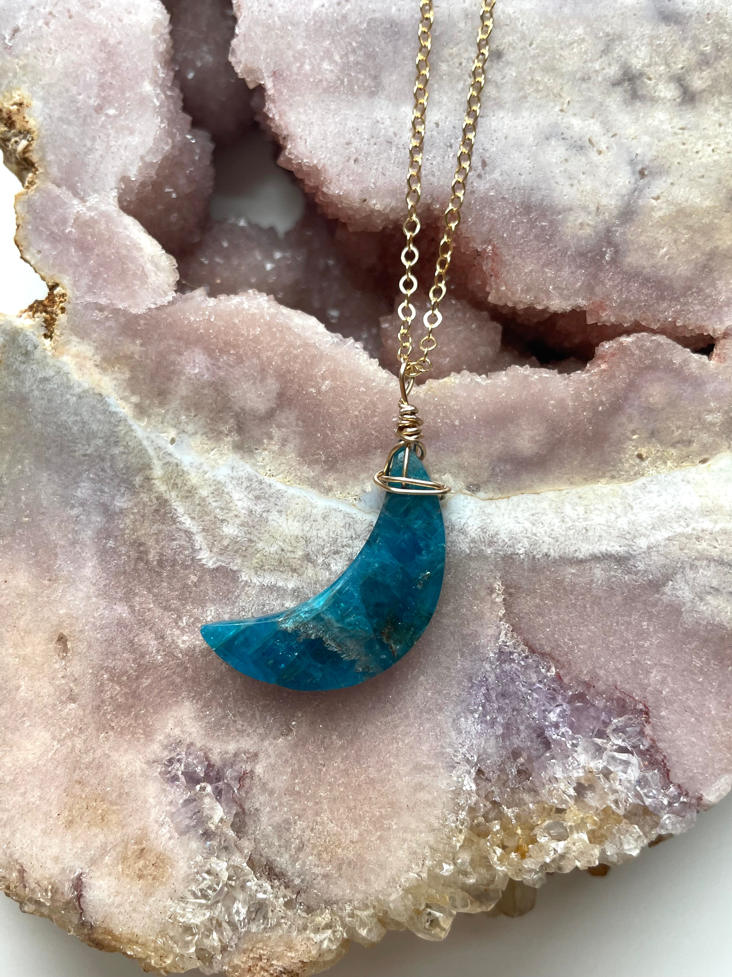 Natural Apatite Moonstone Necklace - Healing Crystal Jewelry for Women - Perfect for Meditation, Yoga & Spiritual Gifts