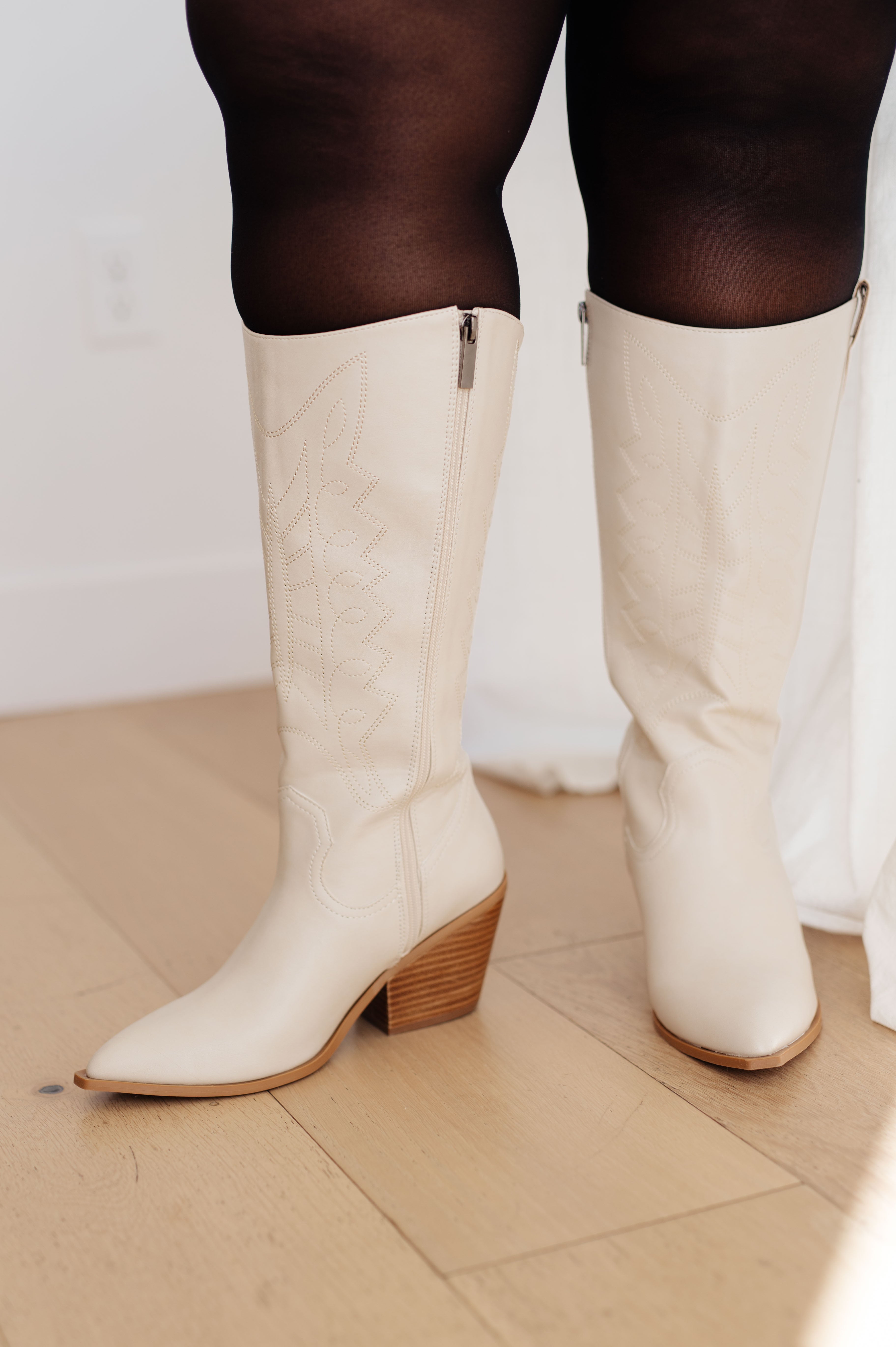 Best Western Cowboy Boots for Line Dancing - Comfortable & Stylish Country Dance Boots for Men & Women - Perfect for Country Bars, Weddings & Square Dance Events