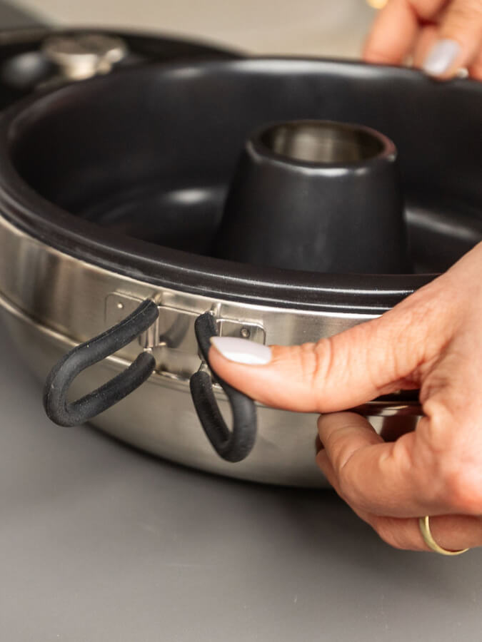 Petromax Dimego 2 Liter Camping Oven Pot - Stainless Steel Dutch Oven for Outdoor Cooking, Baking & Campfire Meals | Perfect for Camping, Backpacking & Picnics