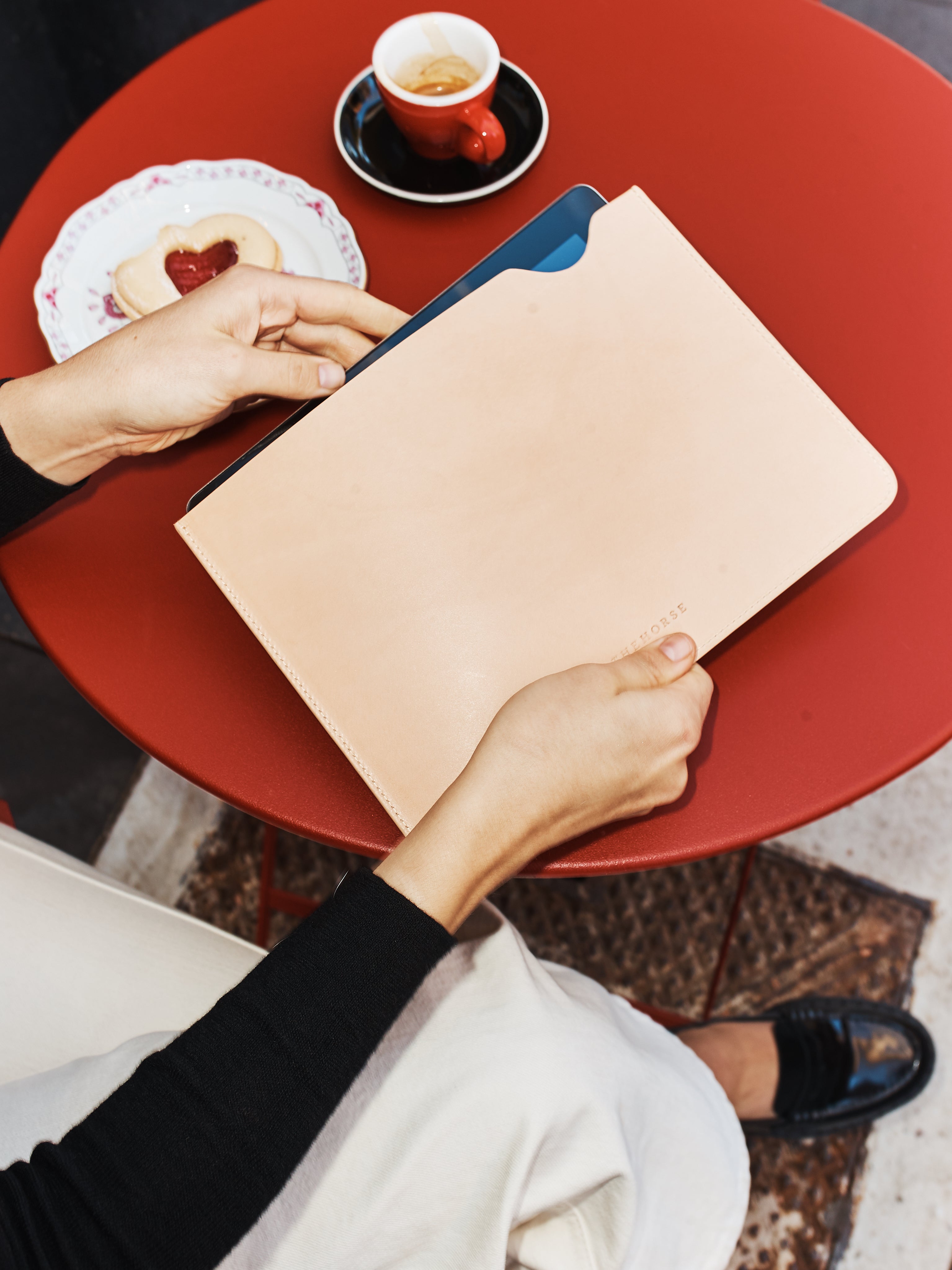 Premium Vegan Leather iPad Air Sleeve Case - Slim Protective Cover for iPad Air 5th/4th Gen - Perfect for Work, Travel & School Accessories