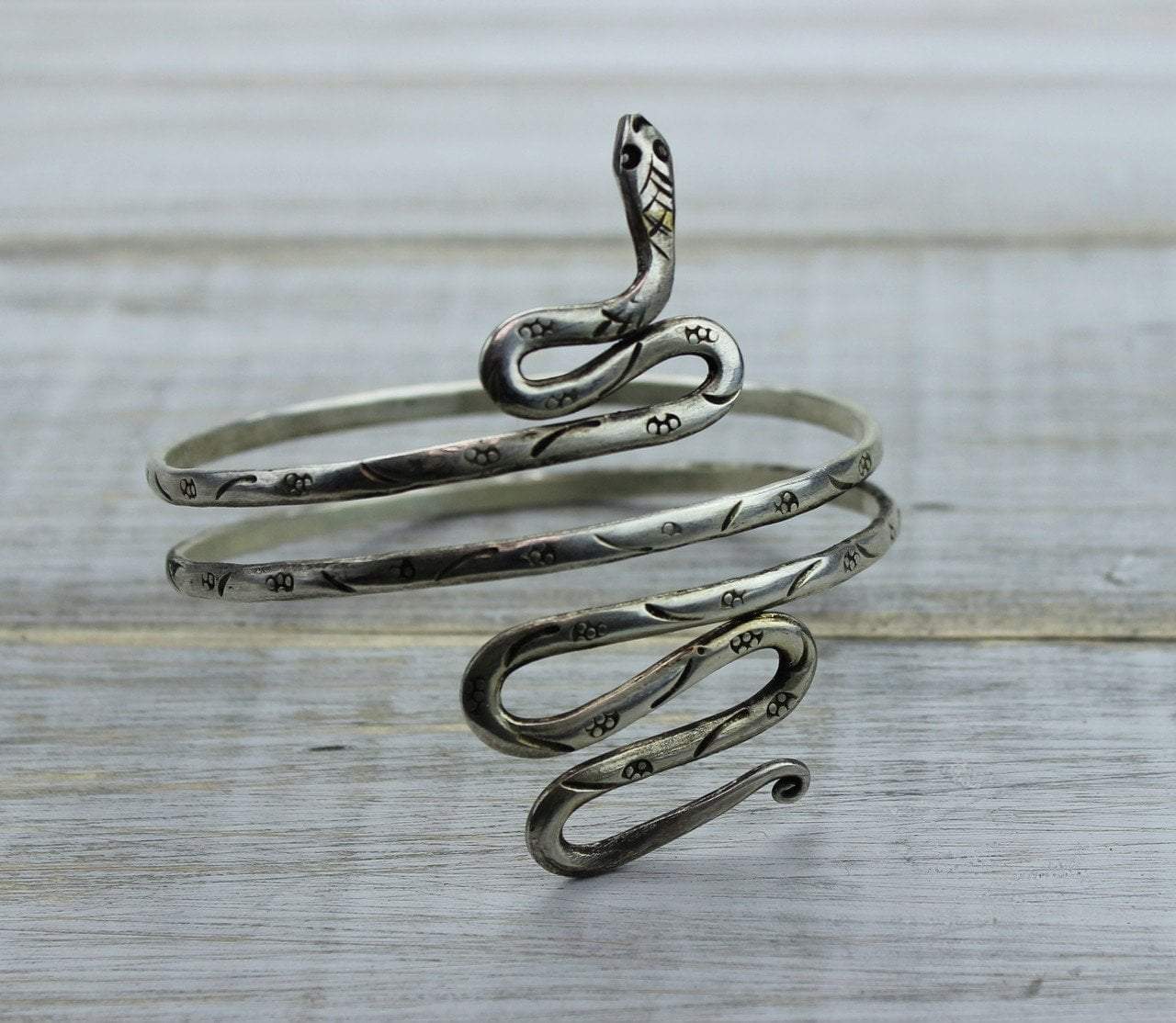 Adjustable Silver Snake Bracelet for Women - Elegant & Stylish Jewelry Gift for Parties, Dating & Special Occasions