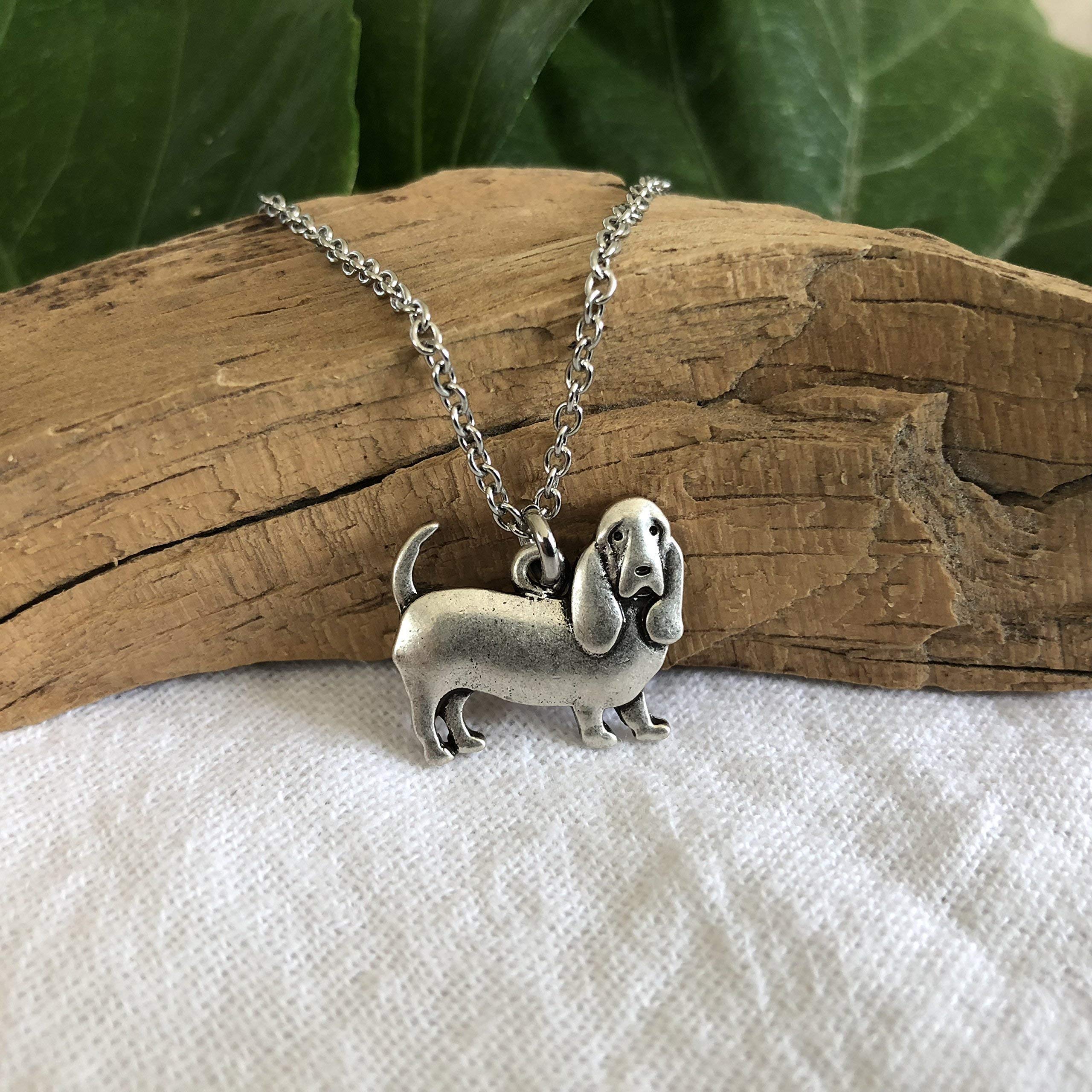 Basset Hound Dog Pendant Necklace - 18K Gold Plated Stainless Steel Chain - Dog Breed Jewelry Gift for Dog Lovers - Perfect for Dog Moms, Birthday, Anniversary & Everyday Wear