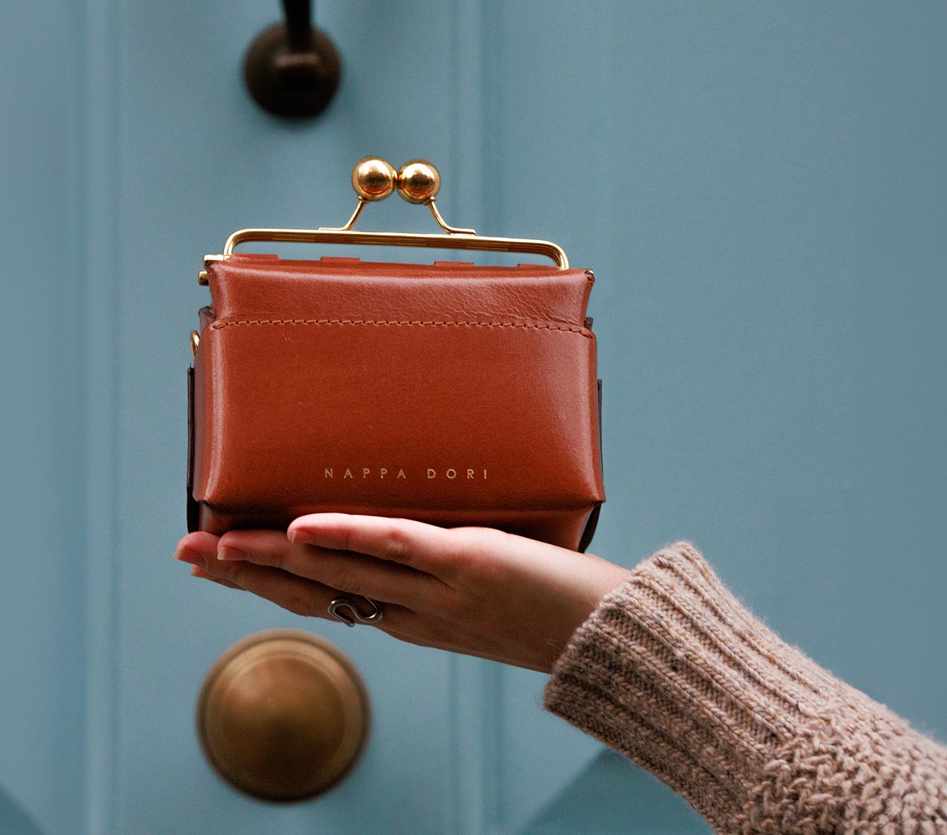 Mini Kisslock Bag - Stylish & Compact Crossbody Purse for Women | Perfect for Parties, Date Nights & Everyday Use