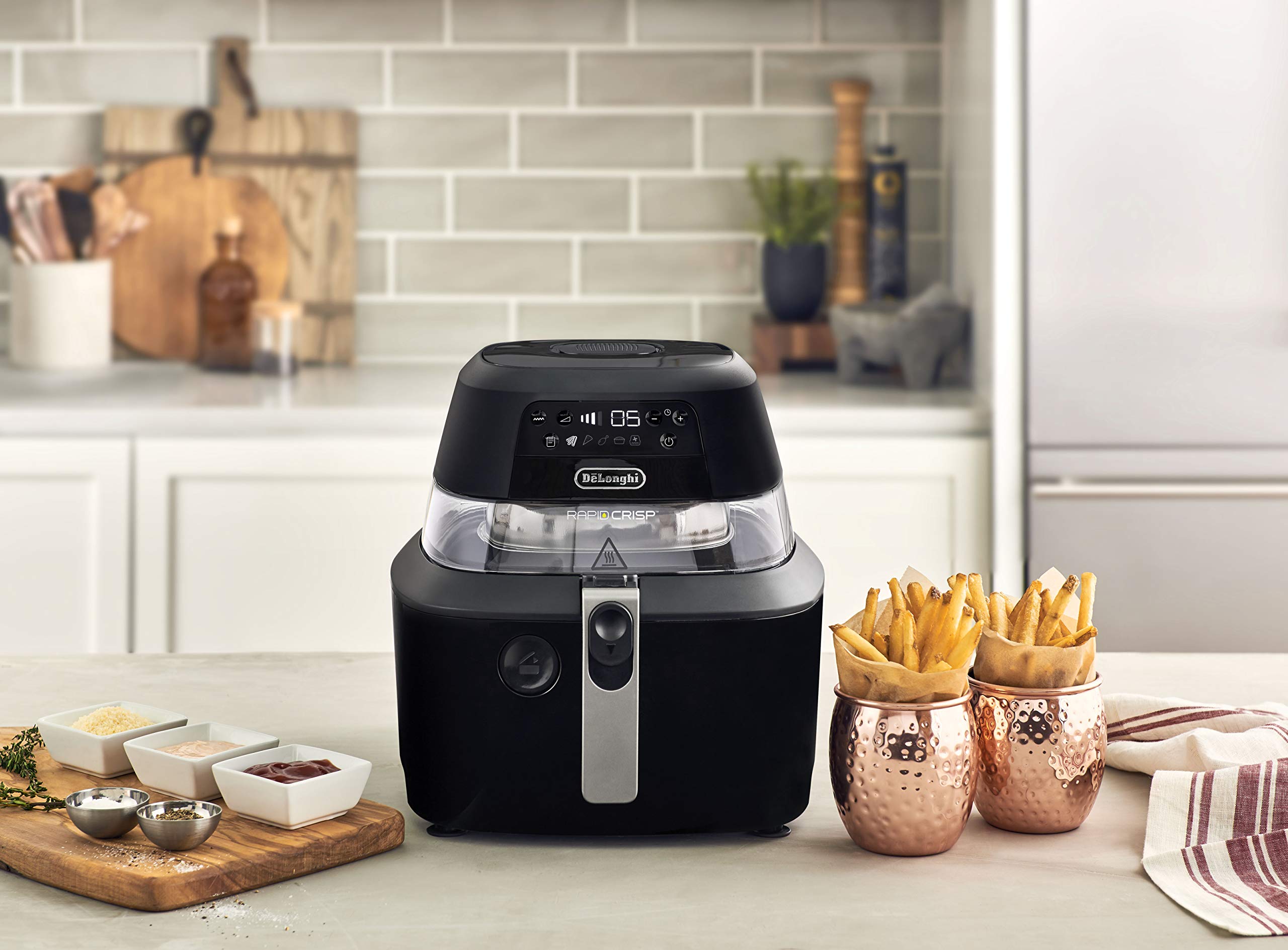 De'Longhi Rapid Crisp 5-Quart Air Fryer - 1700W XL Cooker for Fries, Chips, Roasts & Baking - 5 Preset Functions with Pizza Setting for 20% Faster Cooking - Nonstick & Easy Clean with 360° View - Perfect for Family Meals & Quick Snacks - Model FH2394 in Black