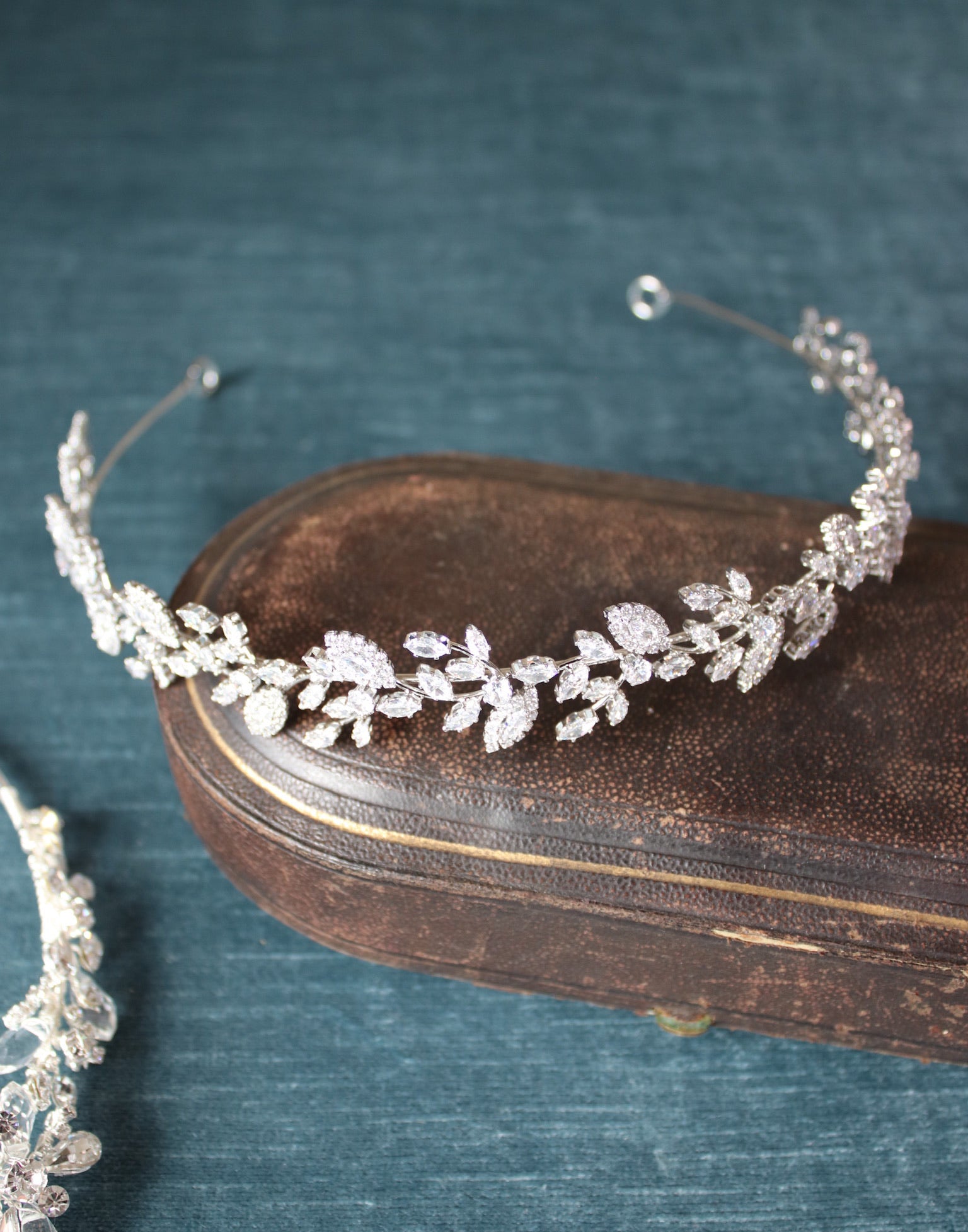 CLAUDE Simulated Diamond Headband Headpiece - Elegant Rhinestone Hair Accessory for Weddings, Parties & Special Occasions