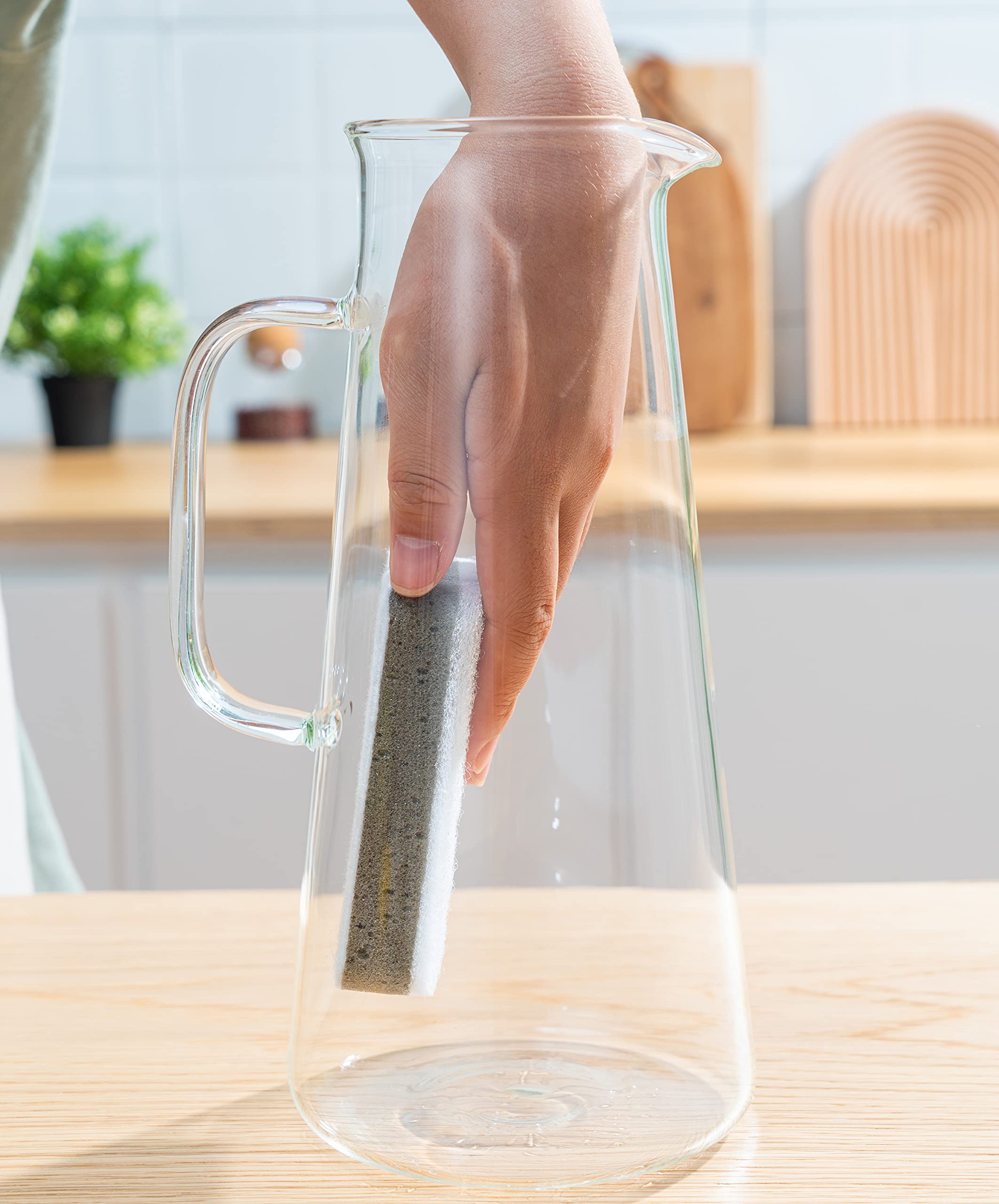 68Oz Glass Pitcher with Lid - Borosilicate Heat Resistant & Easy Clean Jug for Hot/Cold Water, Milk, Iced Tea, Juice - Perfect for Entertaining, Kitchen & Dining Room Use