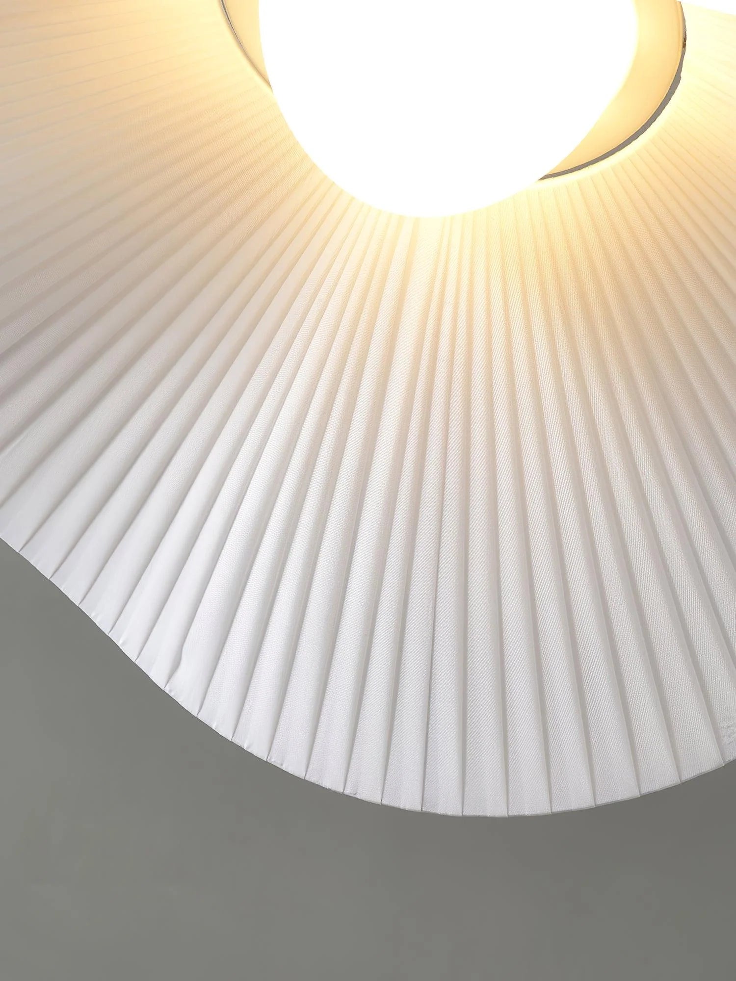 Modern Wavy Pleated Ceiling Lamp - Elegant LED Chandelier for Living Room, Bedroom & Dining Room - Stylish Home Decor Lighting Fixture - Perfect for Creating Cozy Ambiance
