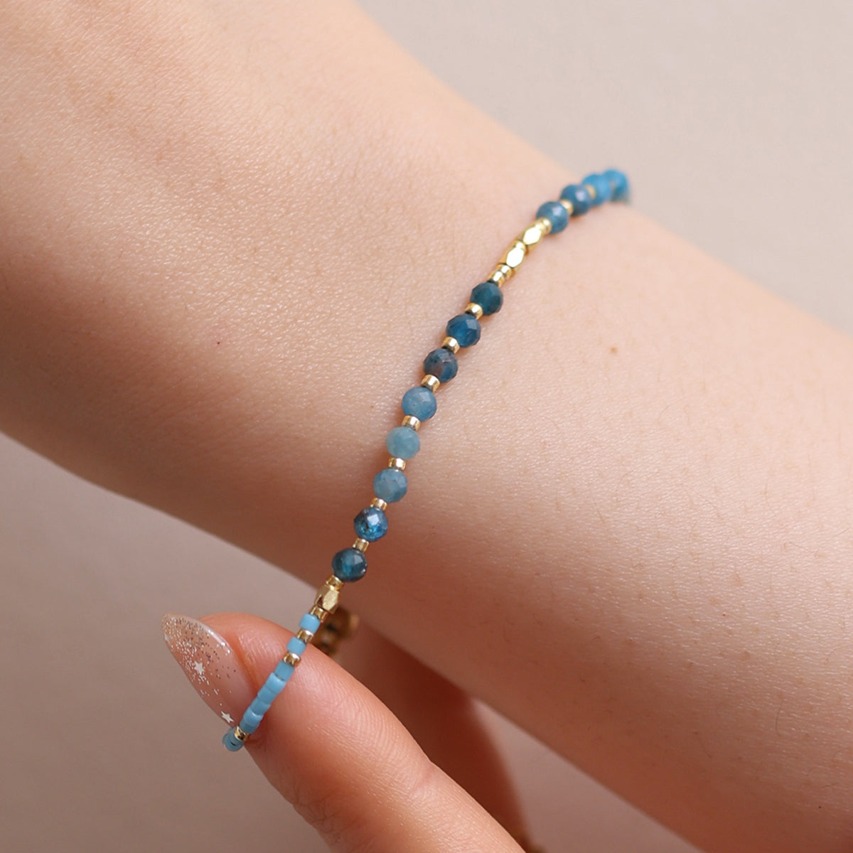 Aquamarine Beaded Bracelet for Women - Elegant Healing Stone Jewelry for Meditation, Yoga & Spiritual Wellness
