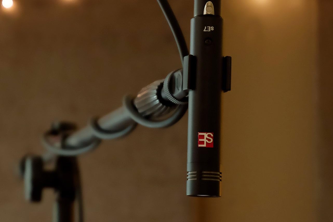 SE ELECTRONICS sE7 Small Diaphragm Cardioid Condenser Microphone - Matched Pair with Clip for Studio Recording, Podcasting & Live Performances