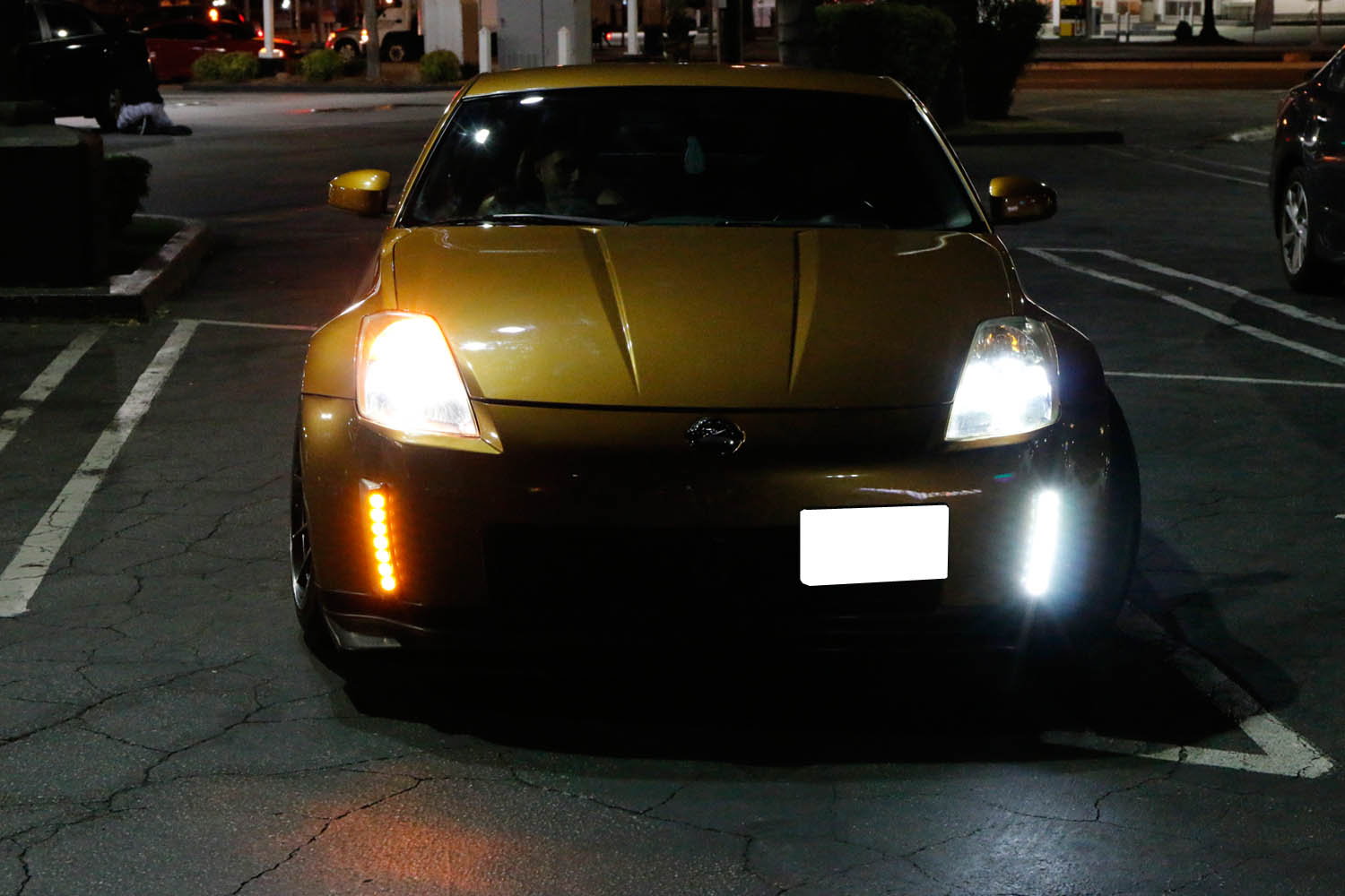 03-05 Nissan 350Z Clear Switchback LED Daytime Running Lights with Turn Signal - DRL & Amber Turn Indicator for Enhanced Visibility & Style | Perfect for Daily Driving & Nighttime Safety